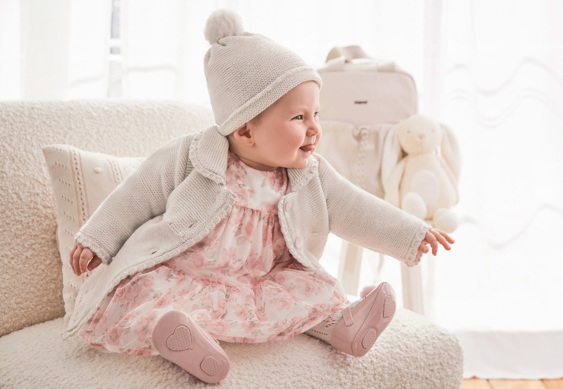 Abrigo tricot con gorro recién nacida