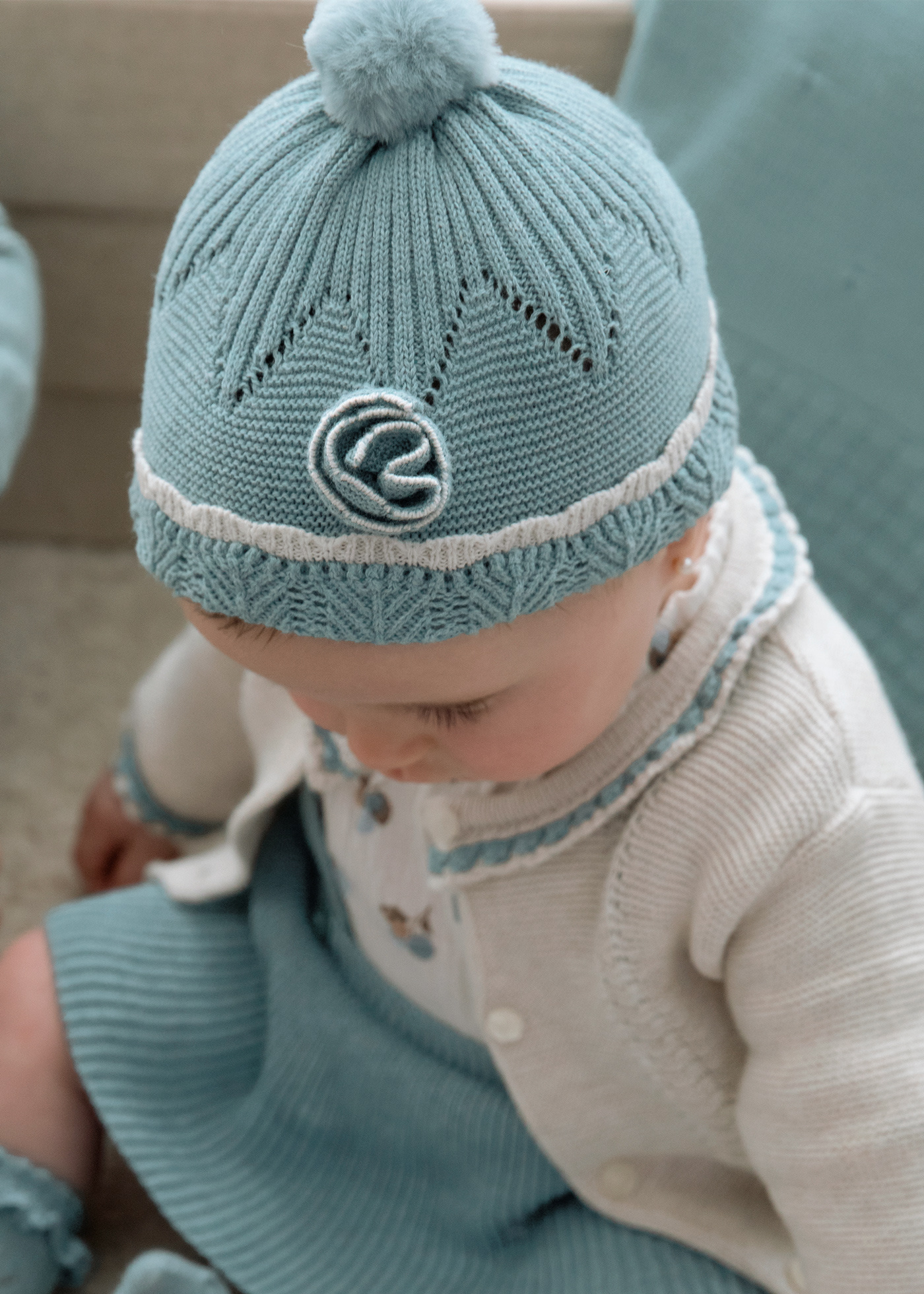 Conjunto de gorro e luvas recém nascido