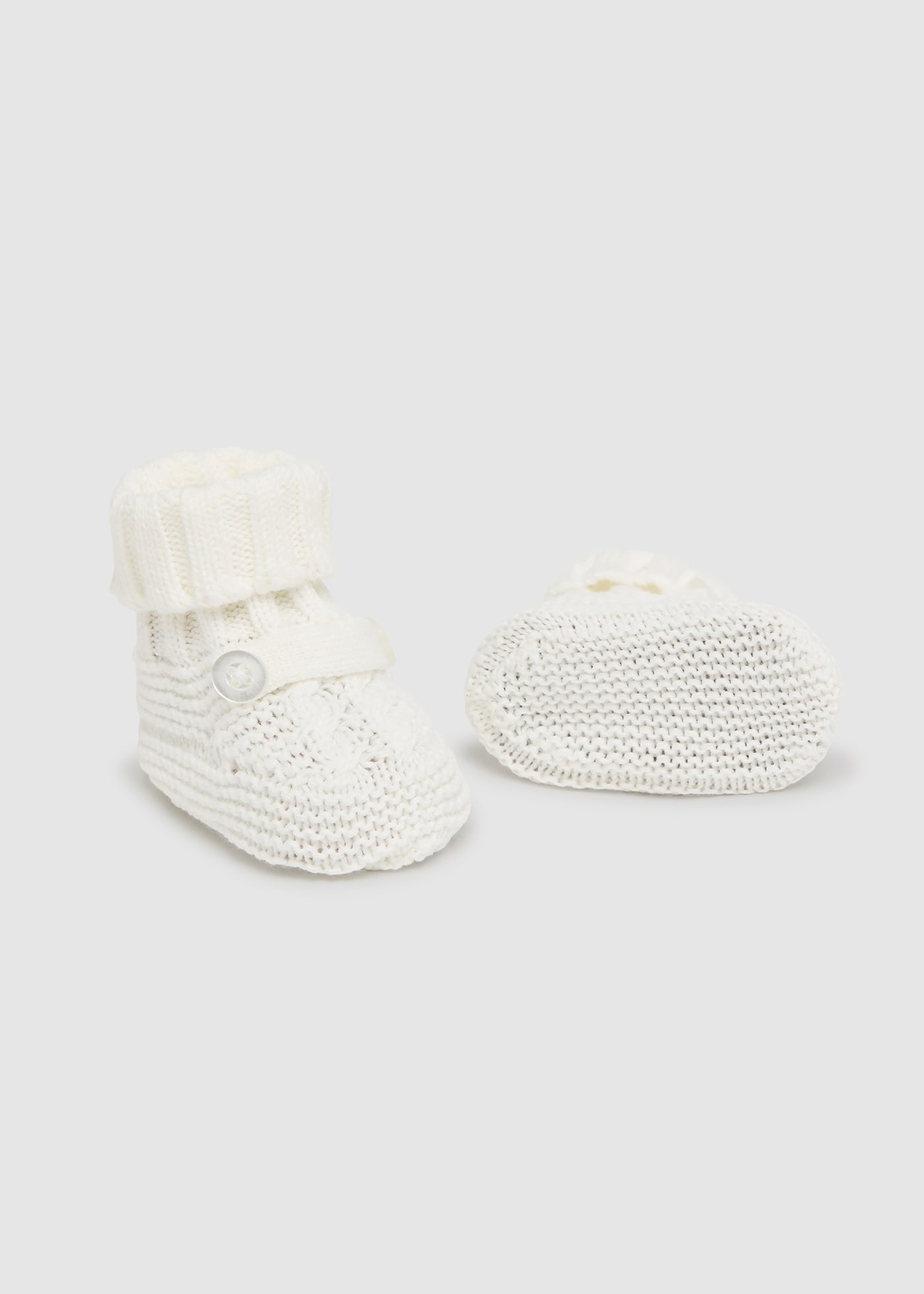 Newborn Knit Booties