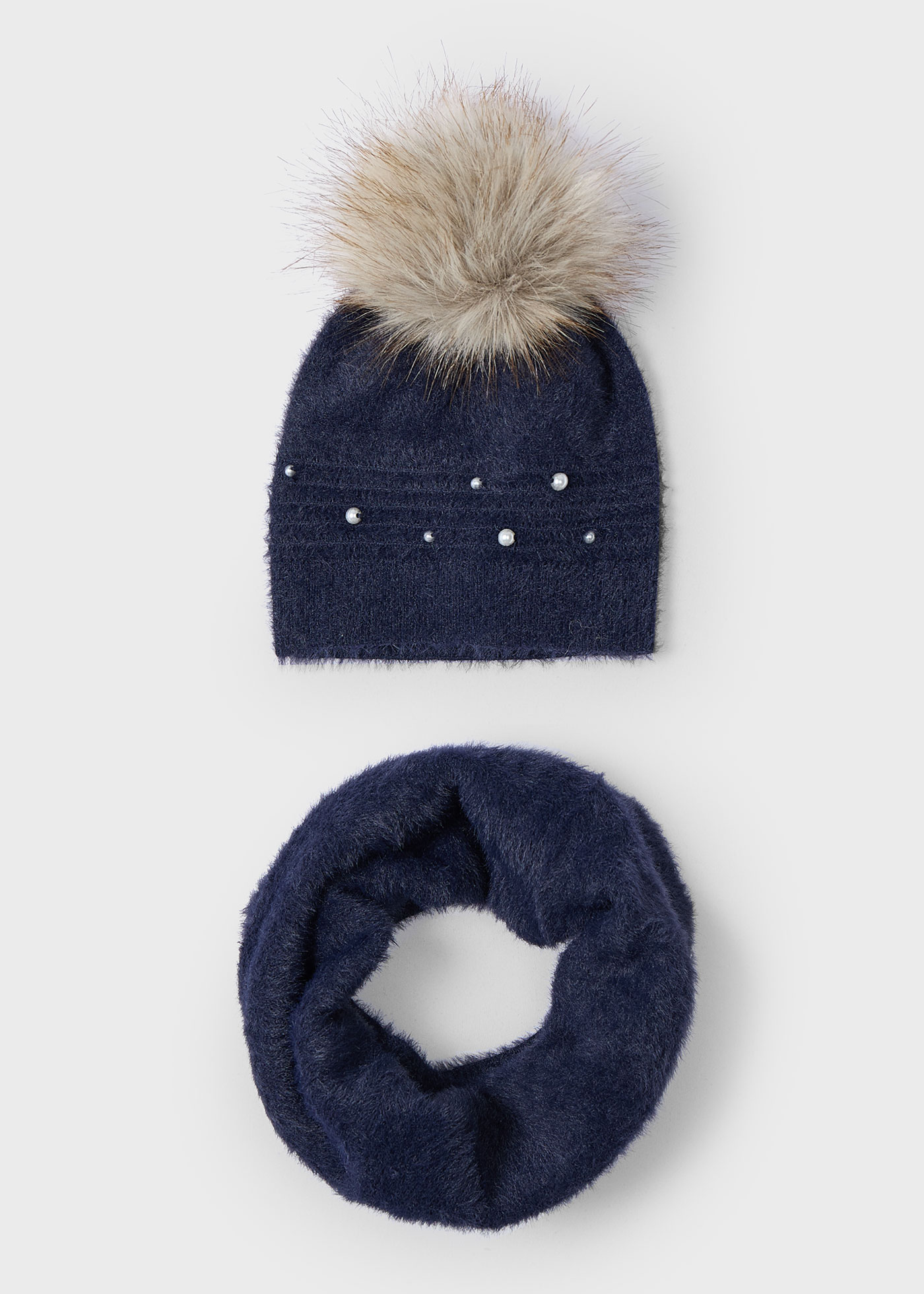 Conjunto de gorro e cachecol menina