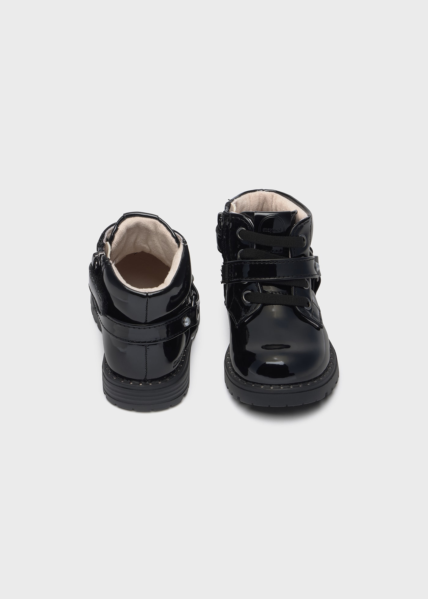 Bottines en cuir verni bébé