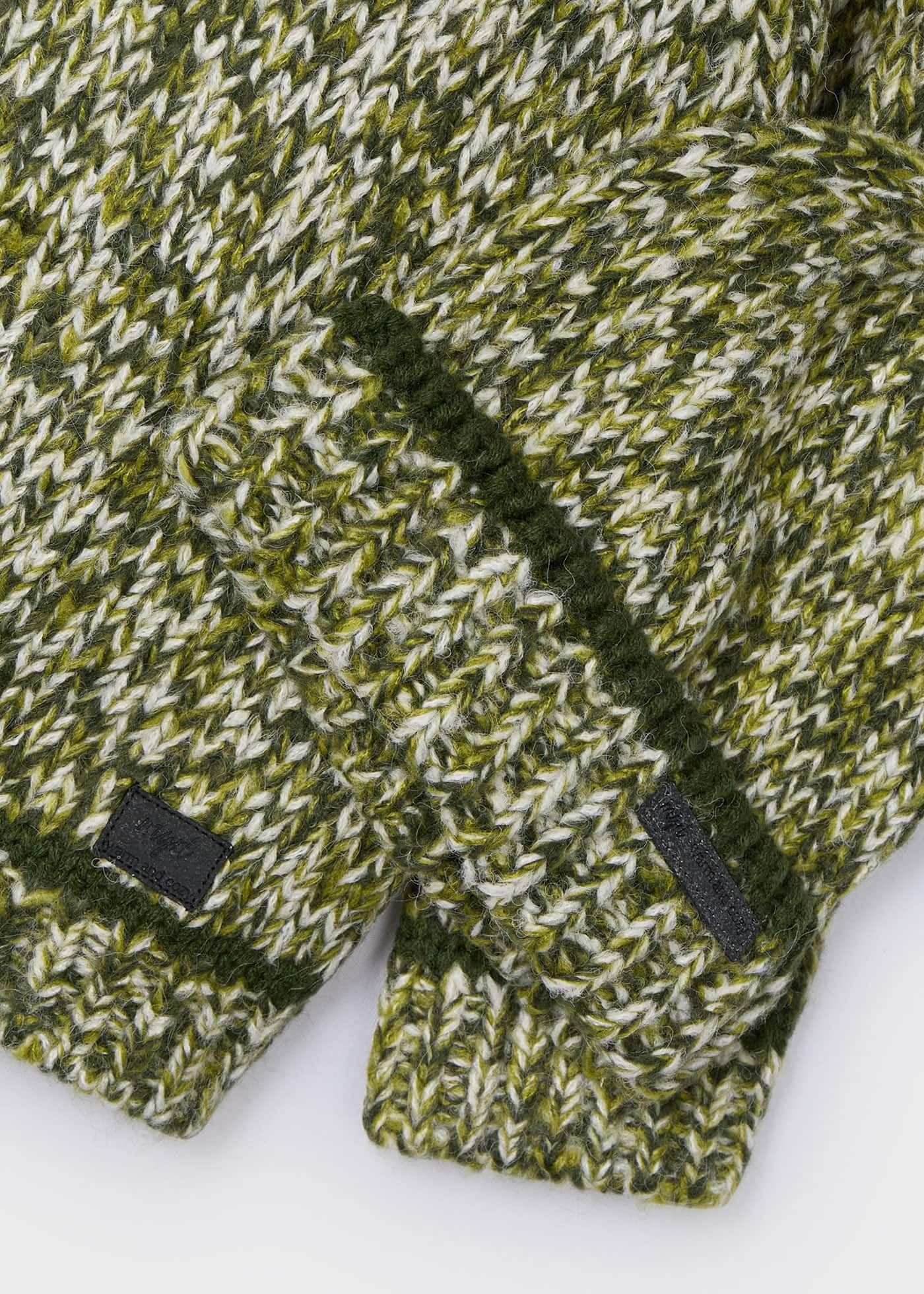 Sweter z czapką dla chłopca