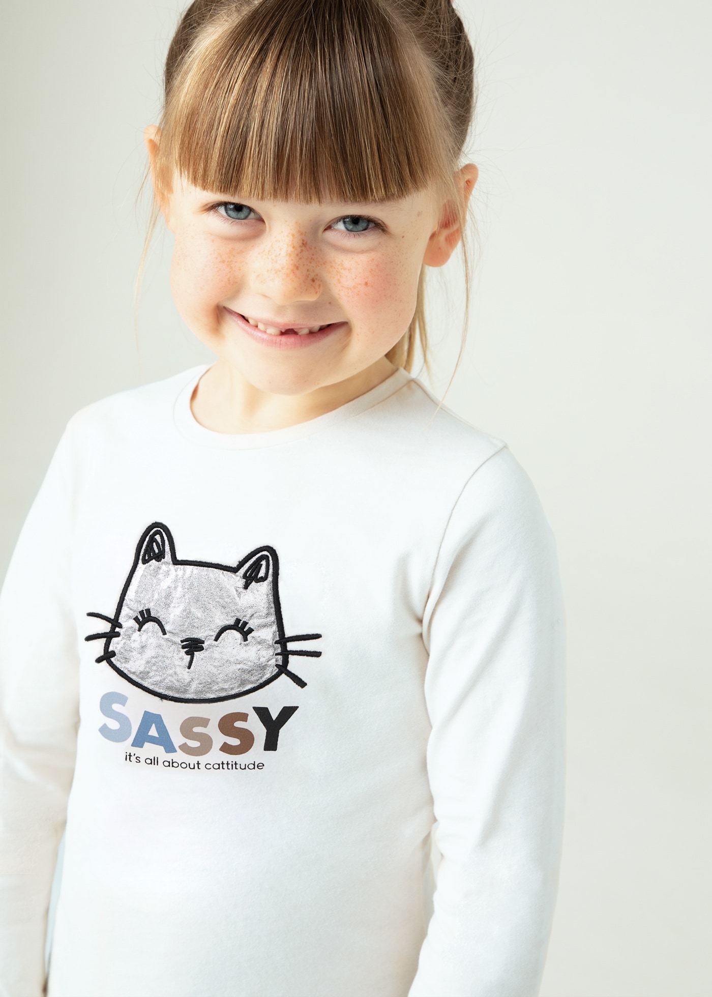 Camiseta manga fruncida gato niña