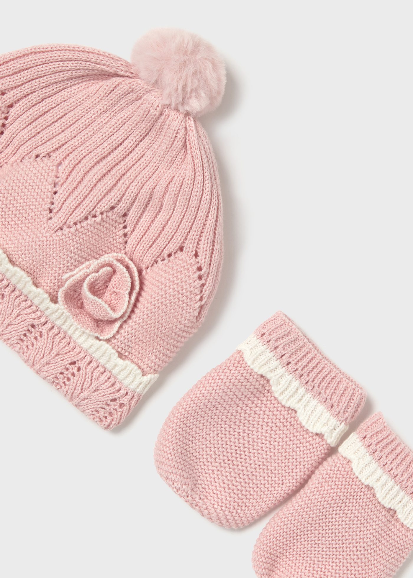 Conjunto de gorro e luvas recém nascido