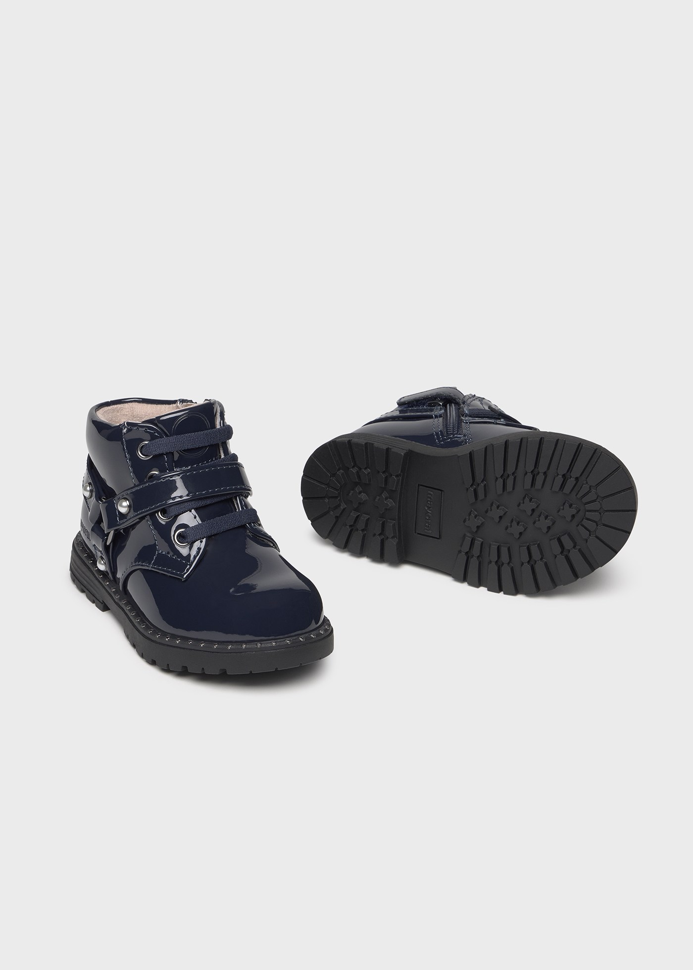 Bottines en cuir verni bébé