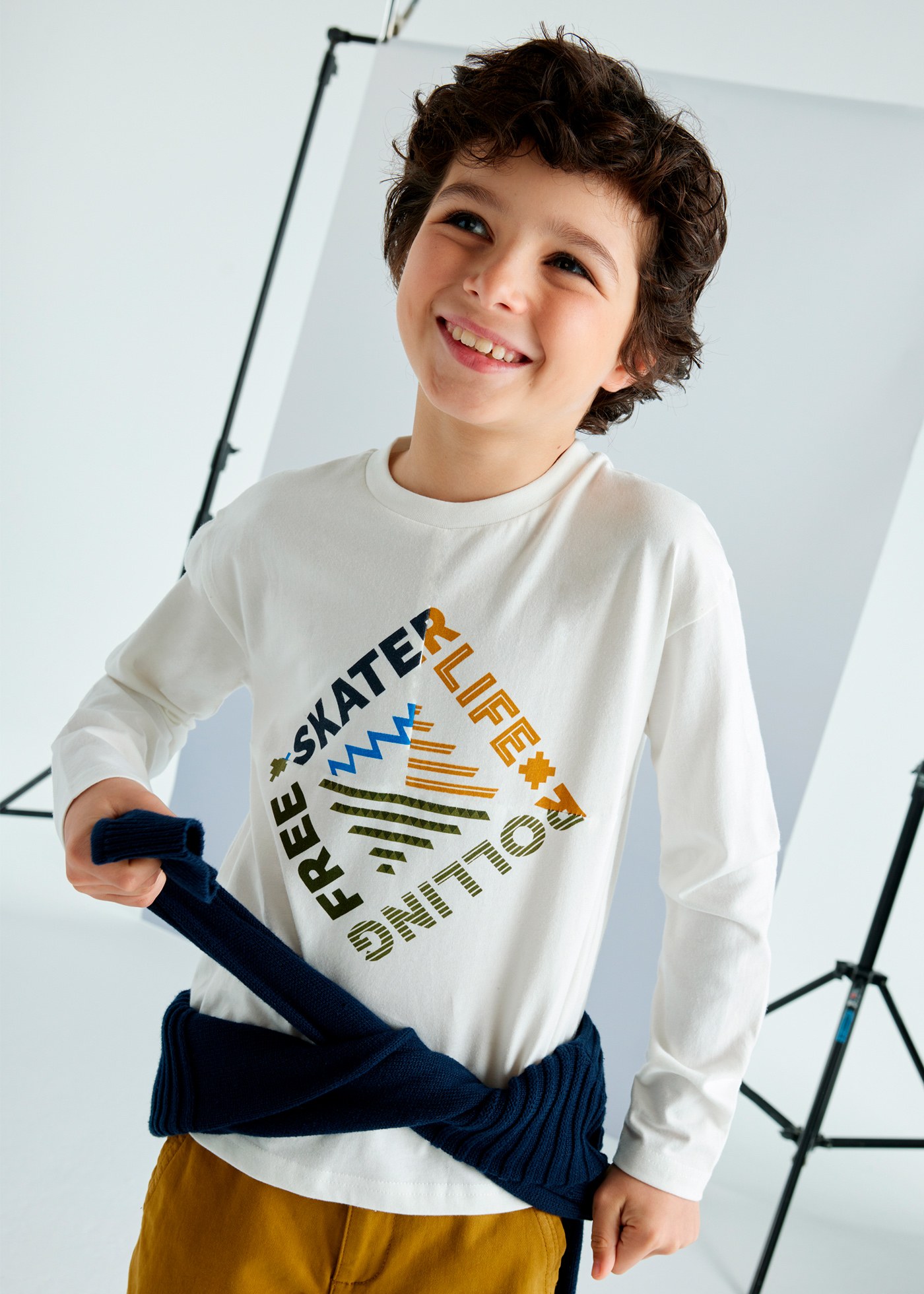 Tricou text si desen baiat