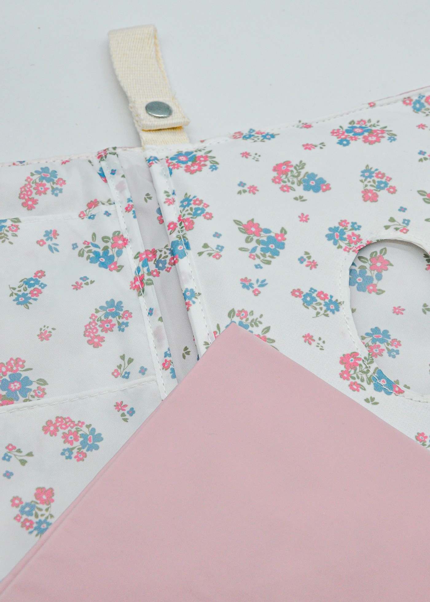 Necessaire porta salviette con fasciatoio neonato