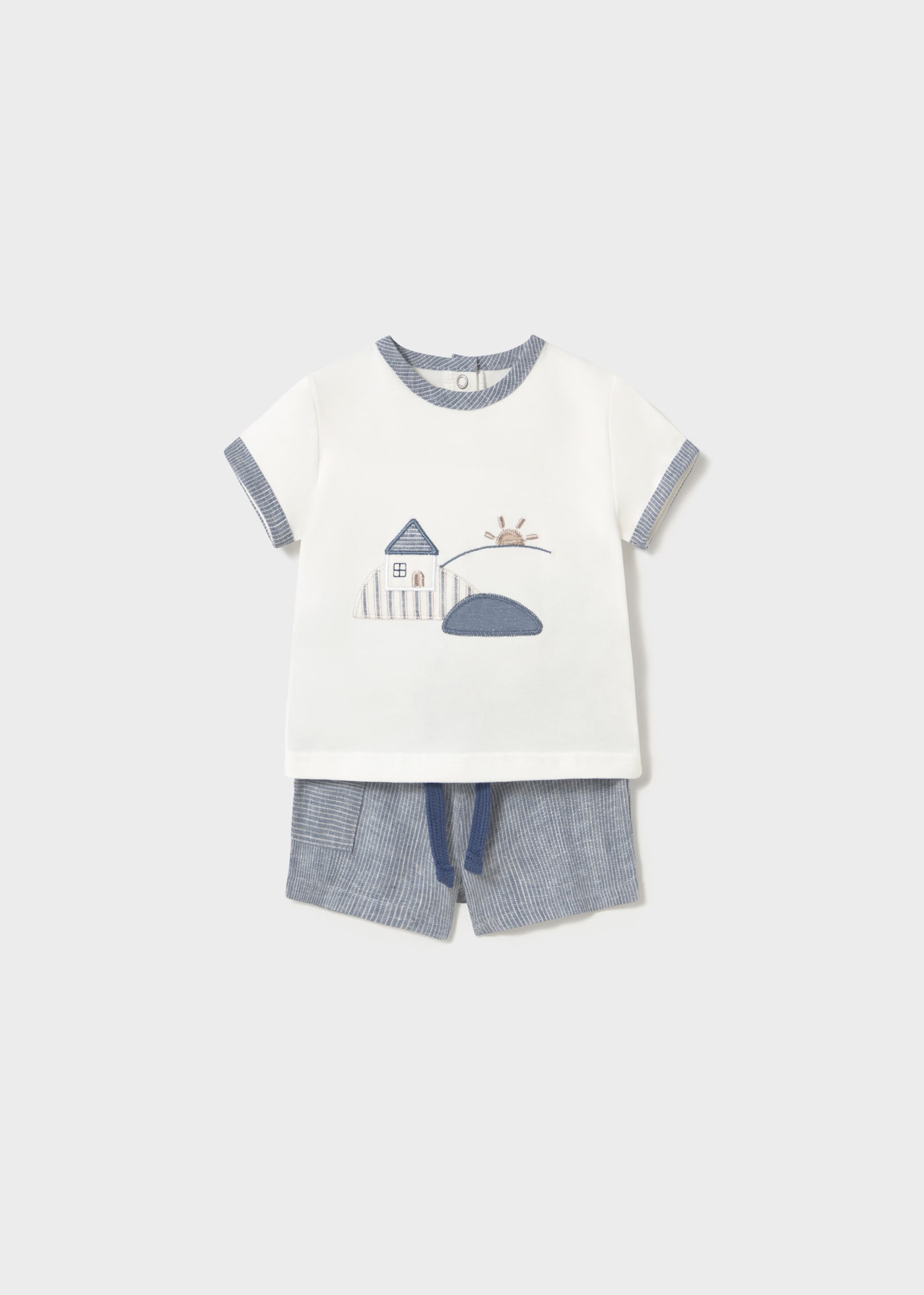Conjunto pantalón corto y camiseta casa recién nacido