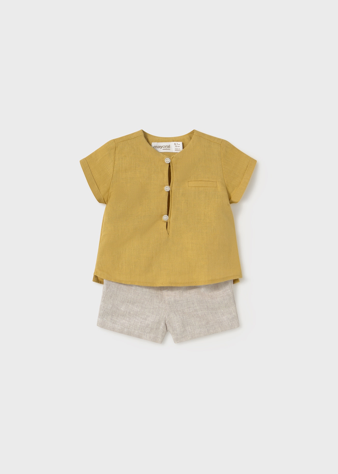 Conjunto pantalón corto y camisa con lino recién nacido