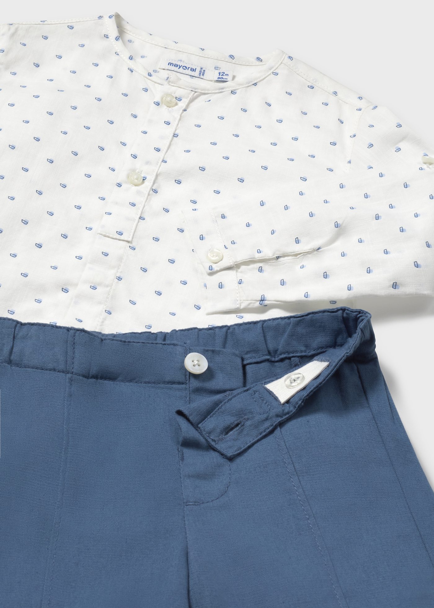 Conjunto bermudas e camisa estampada bebé
