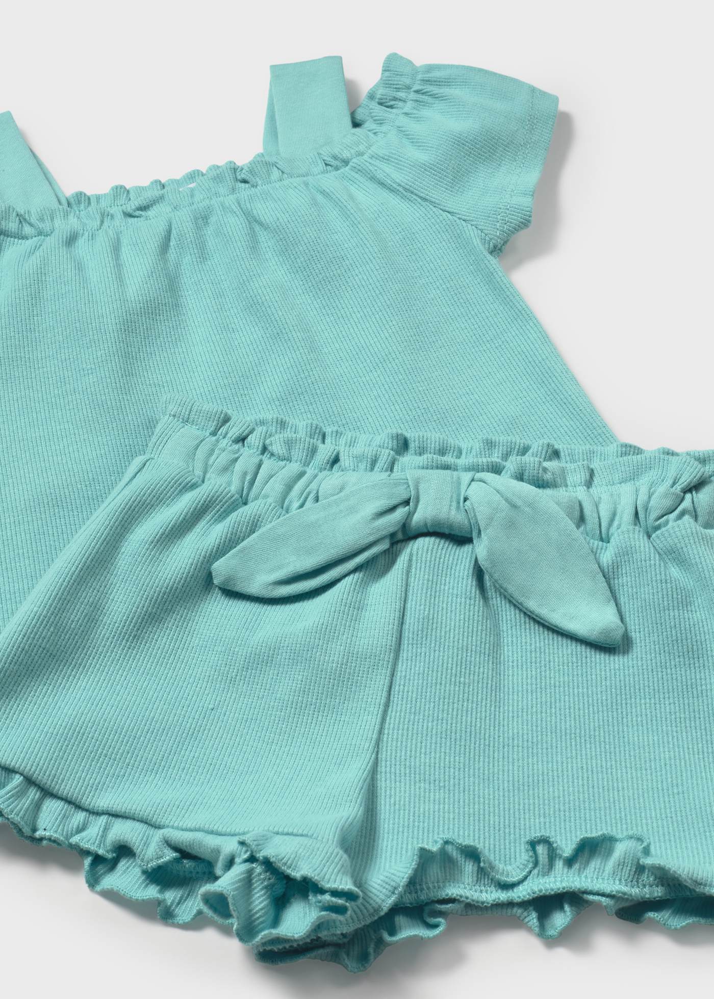 Conjunto pantalón corto y camiseta canalé bebé