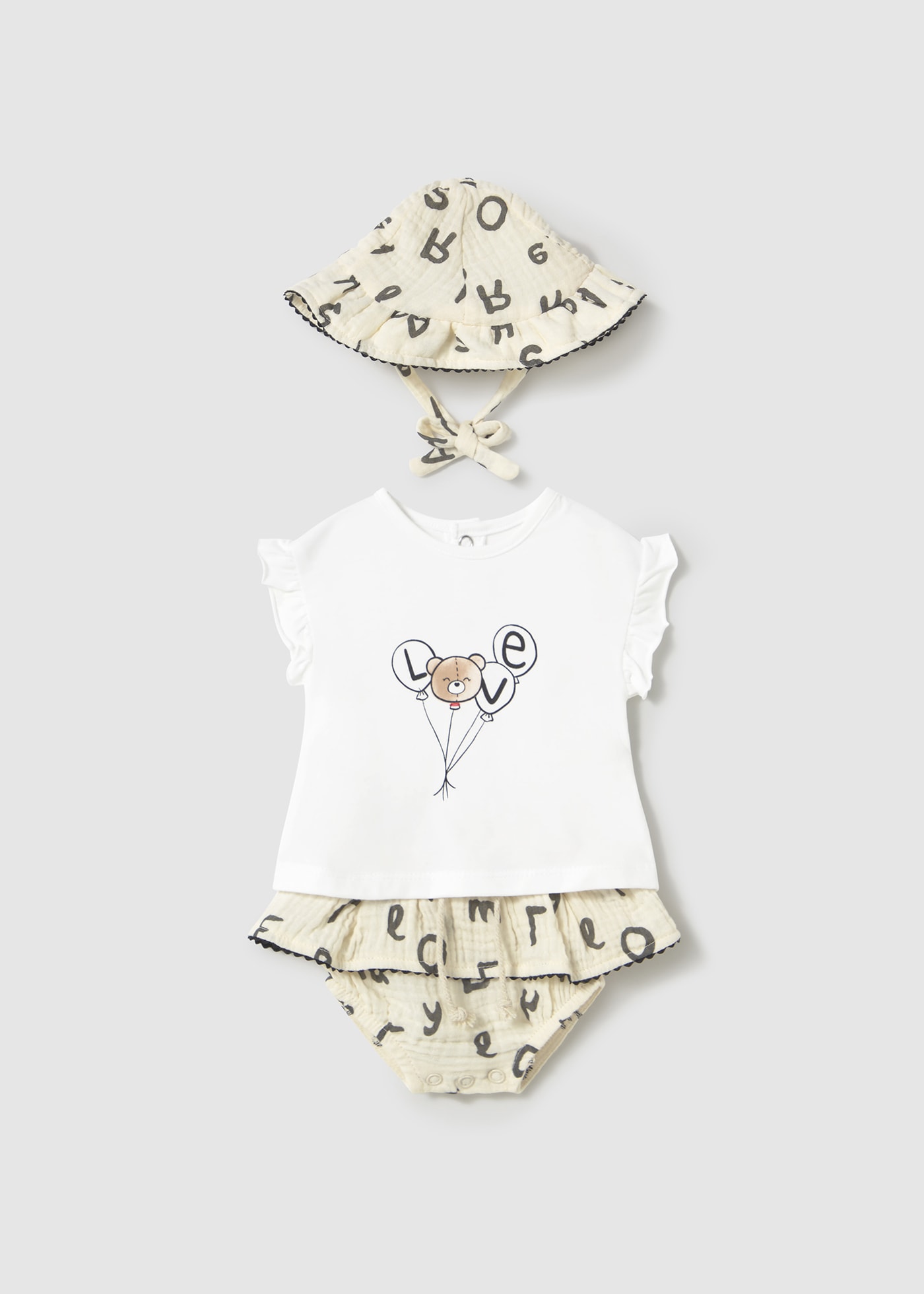 Completo 3 pezzi con cappello neonata