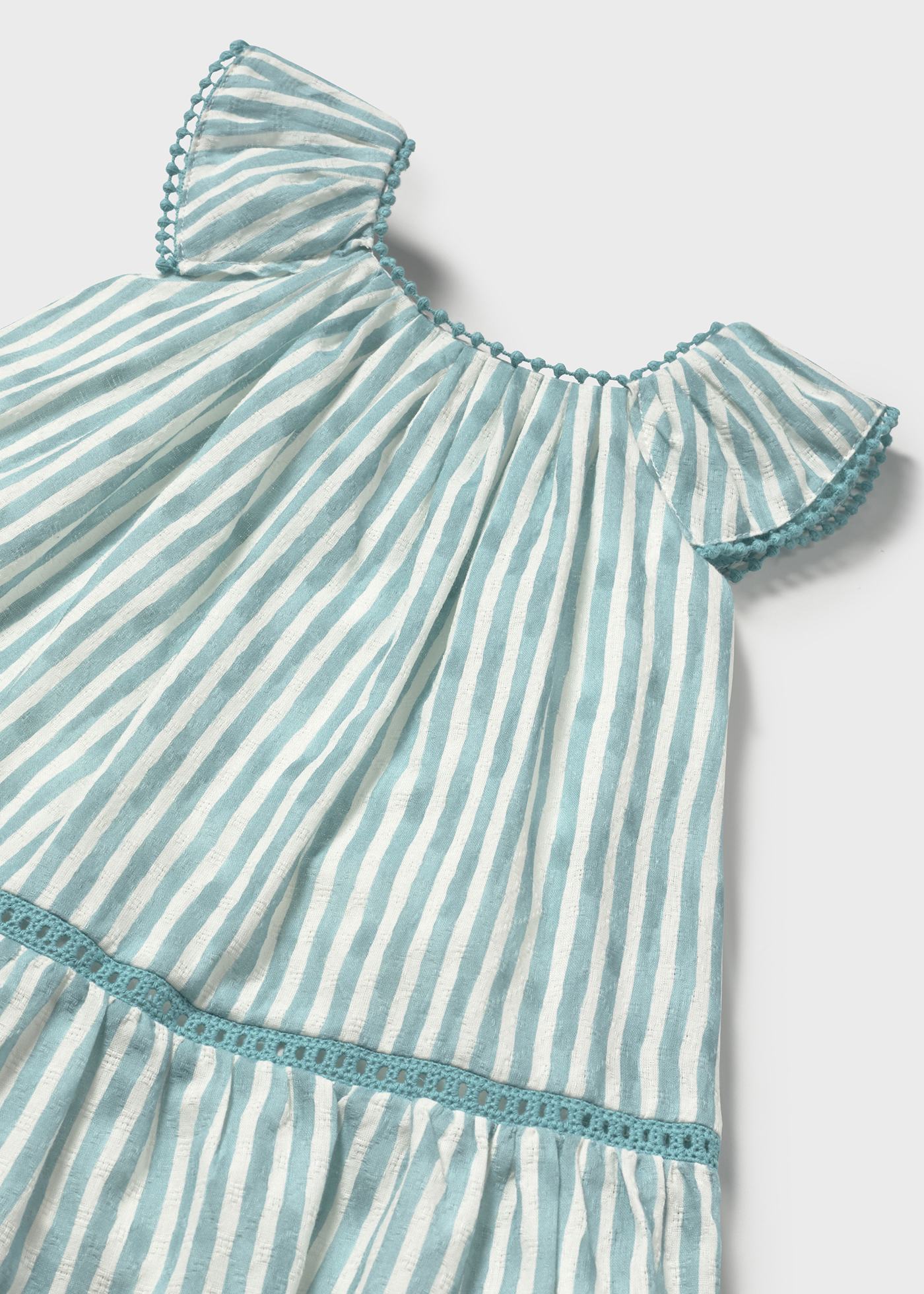 Kleid gemustert mit Verzierungen Baby