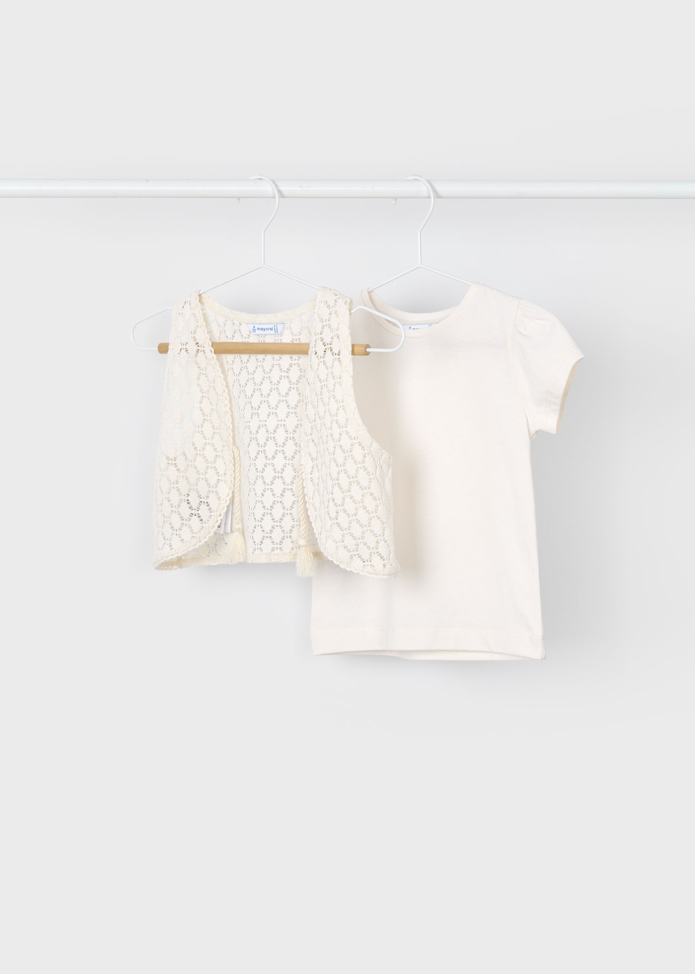 T-shirt com colete menina