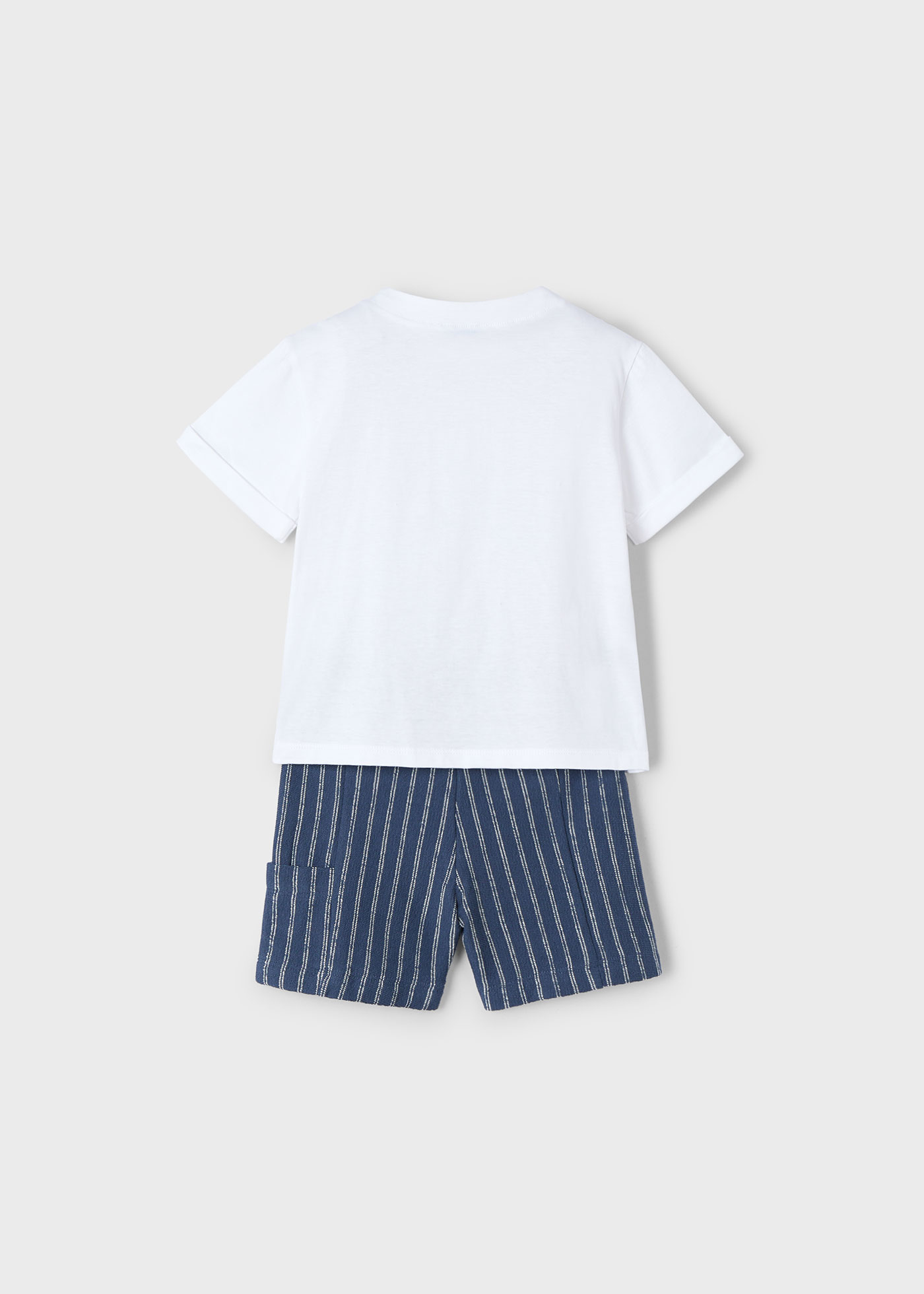 Conjunto bermudas riscas e t-shirt menino