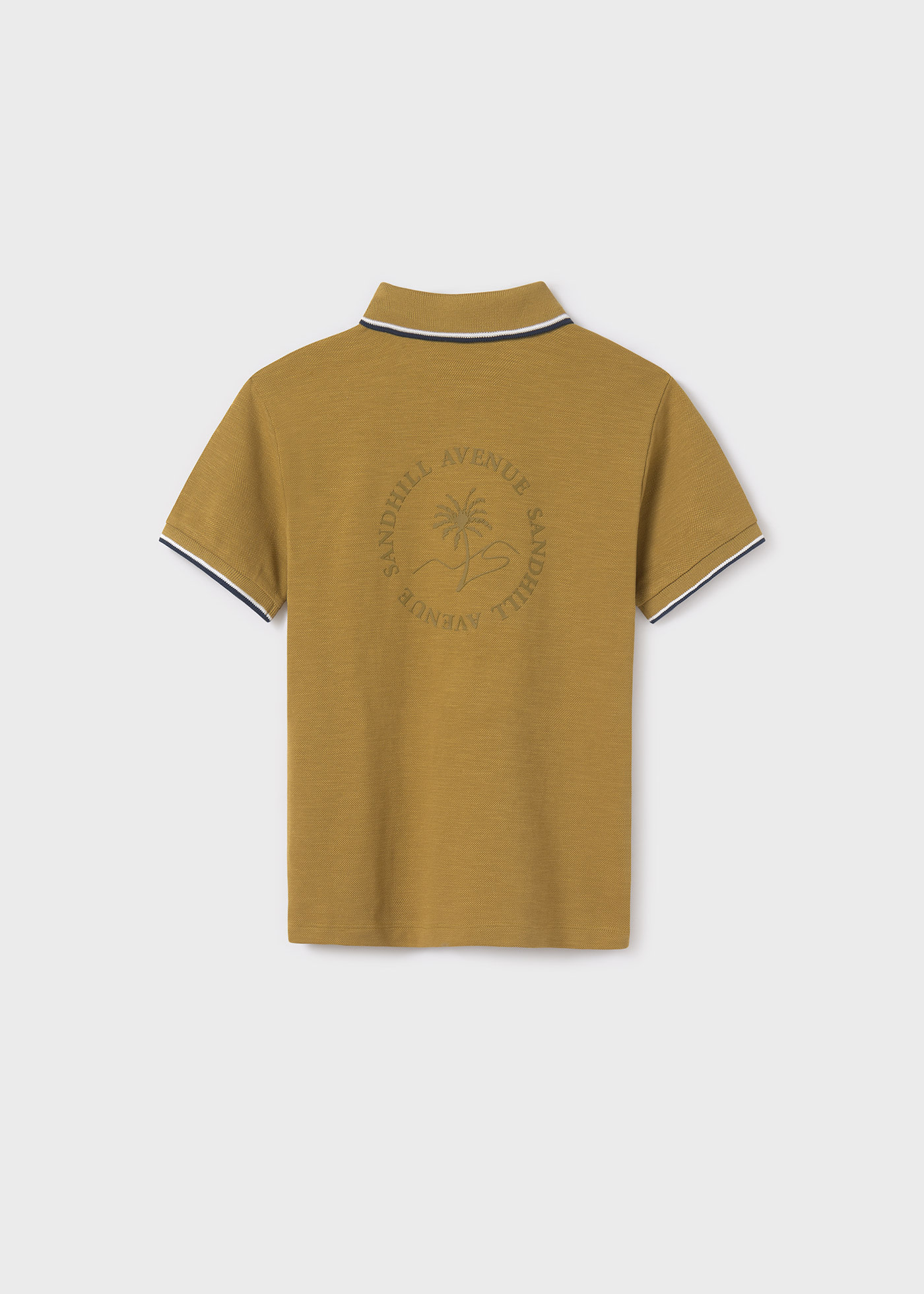 Polo estampado atrás rapaz
