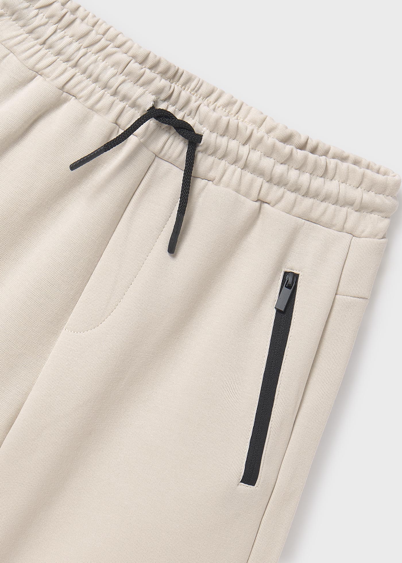 Bermudas contraste rapaz