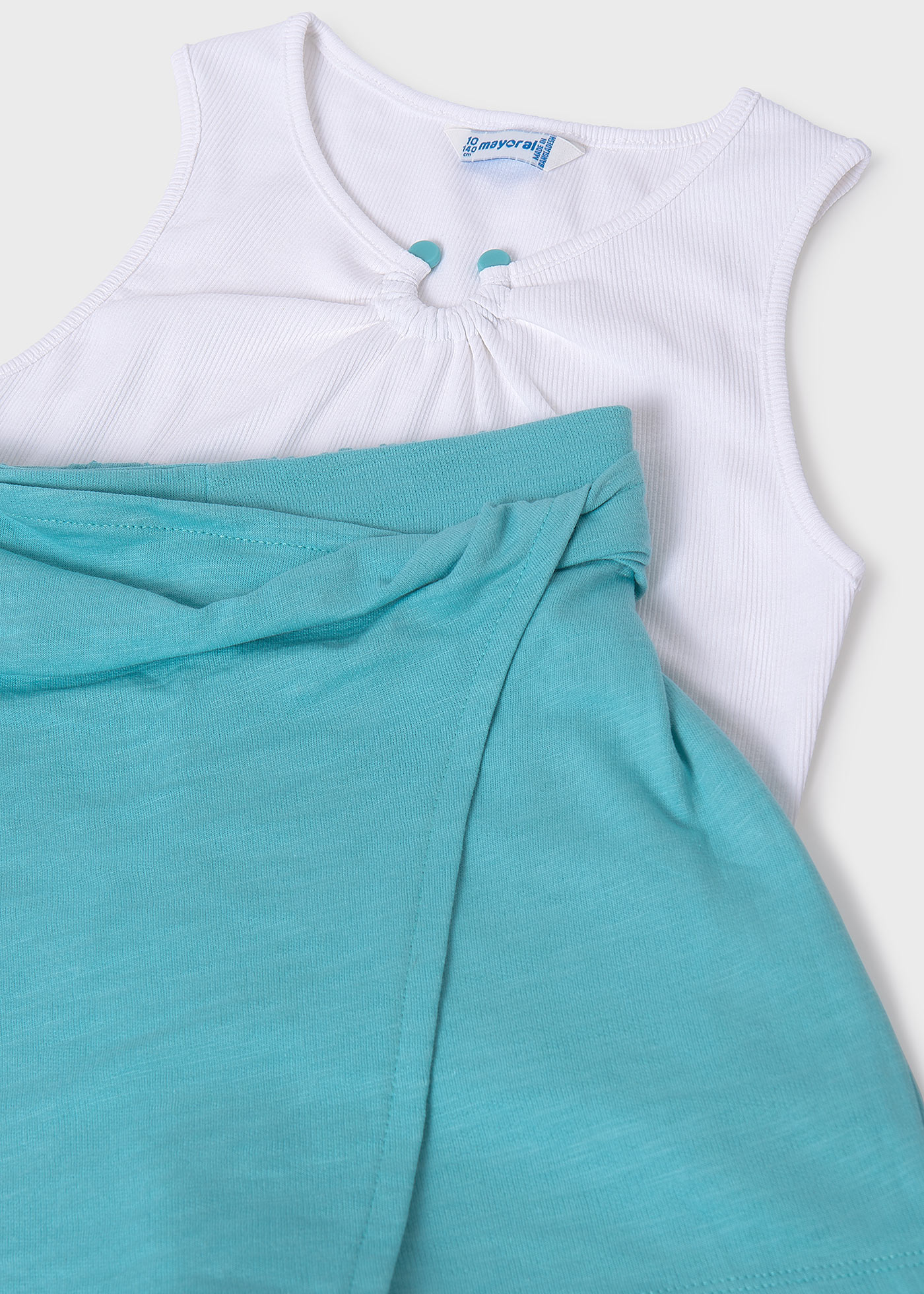 Conjunto falda pantalón y playera canalé chica