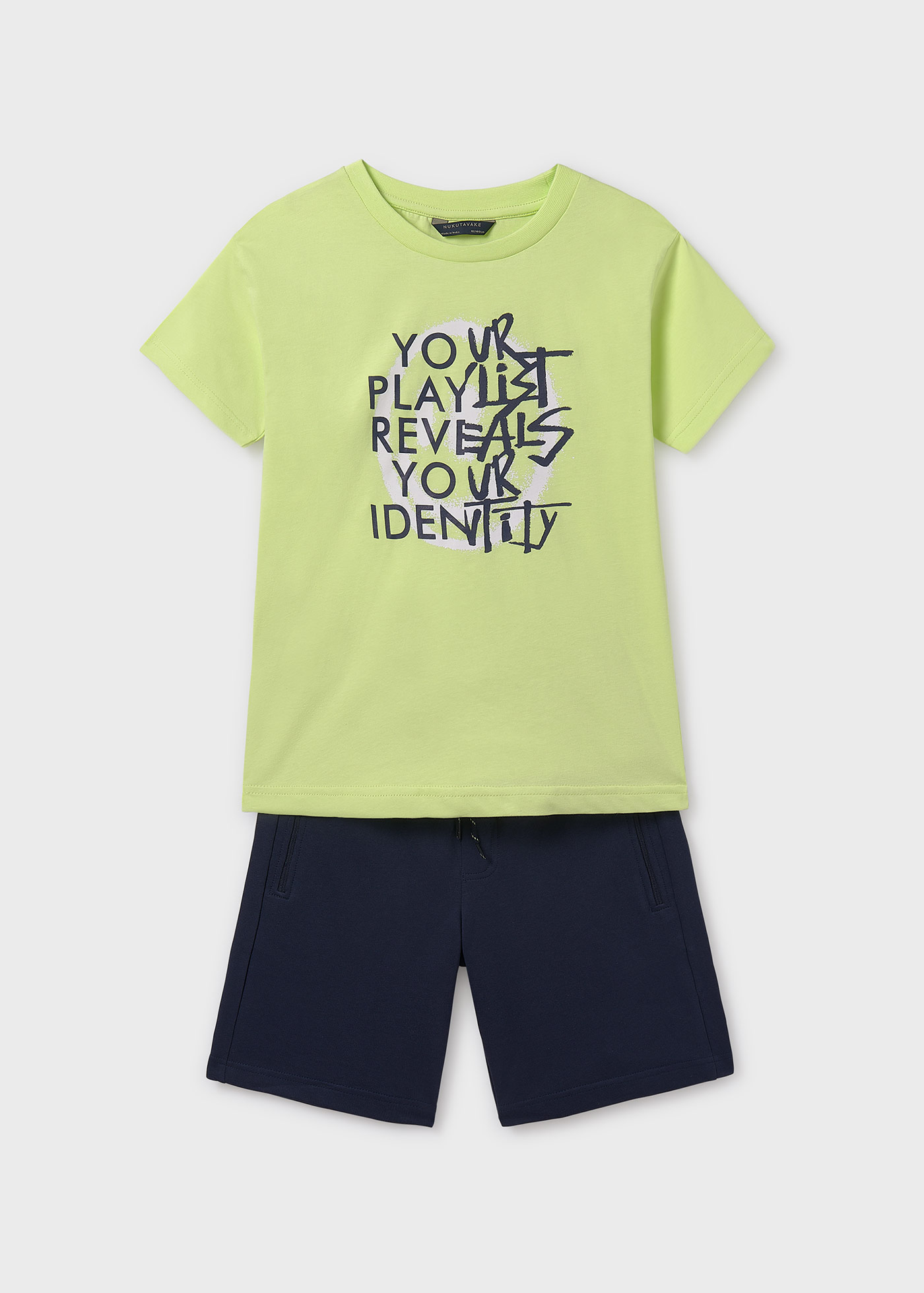 Set bermude si tricou mesaj baiat