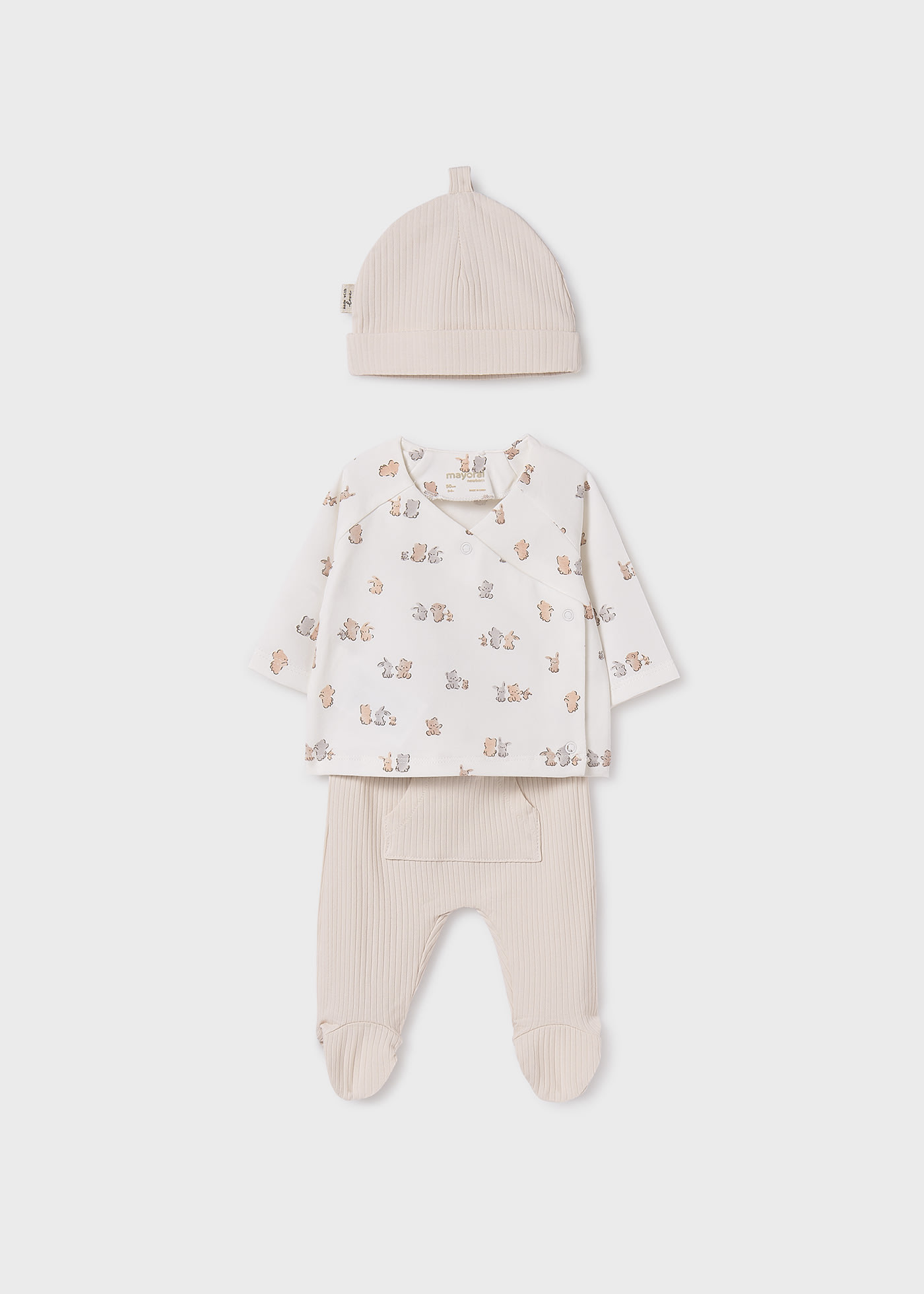 Lot cadeau 3 pièces avec bonnet bébé