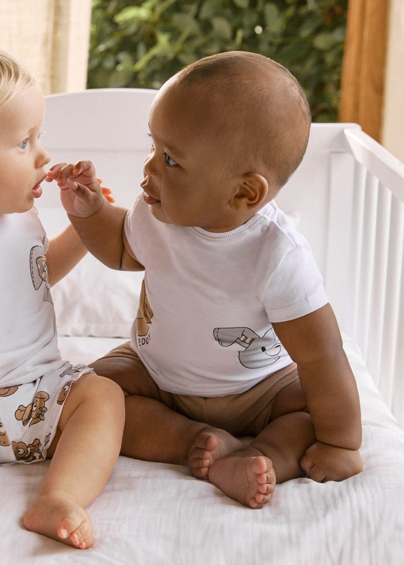 Ensemble short et t-shirt animaux nouveau-né