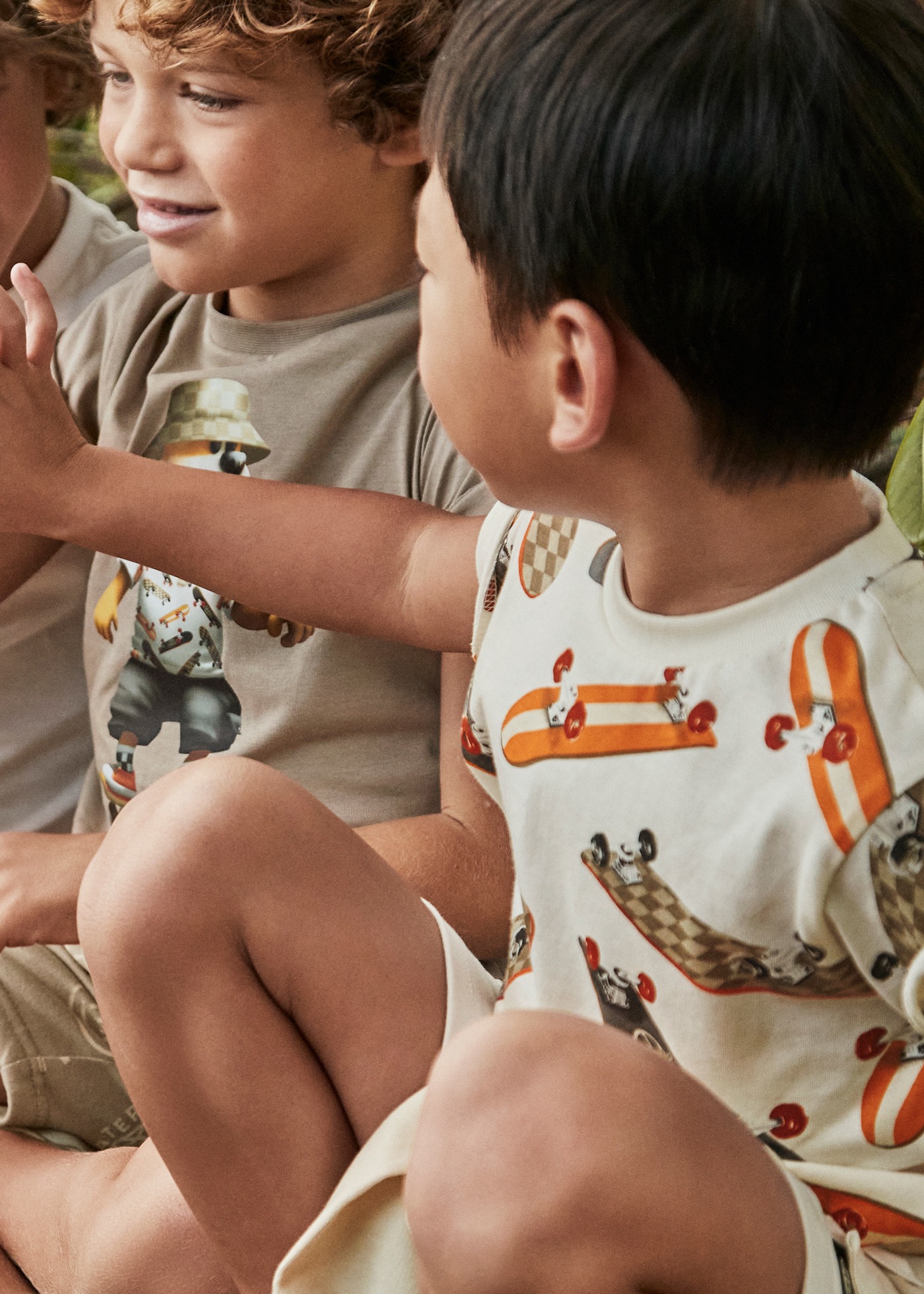 Playera estampada patineta niño