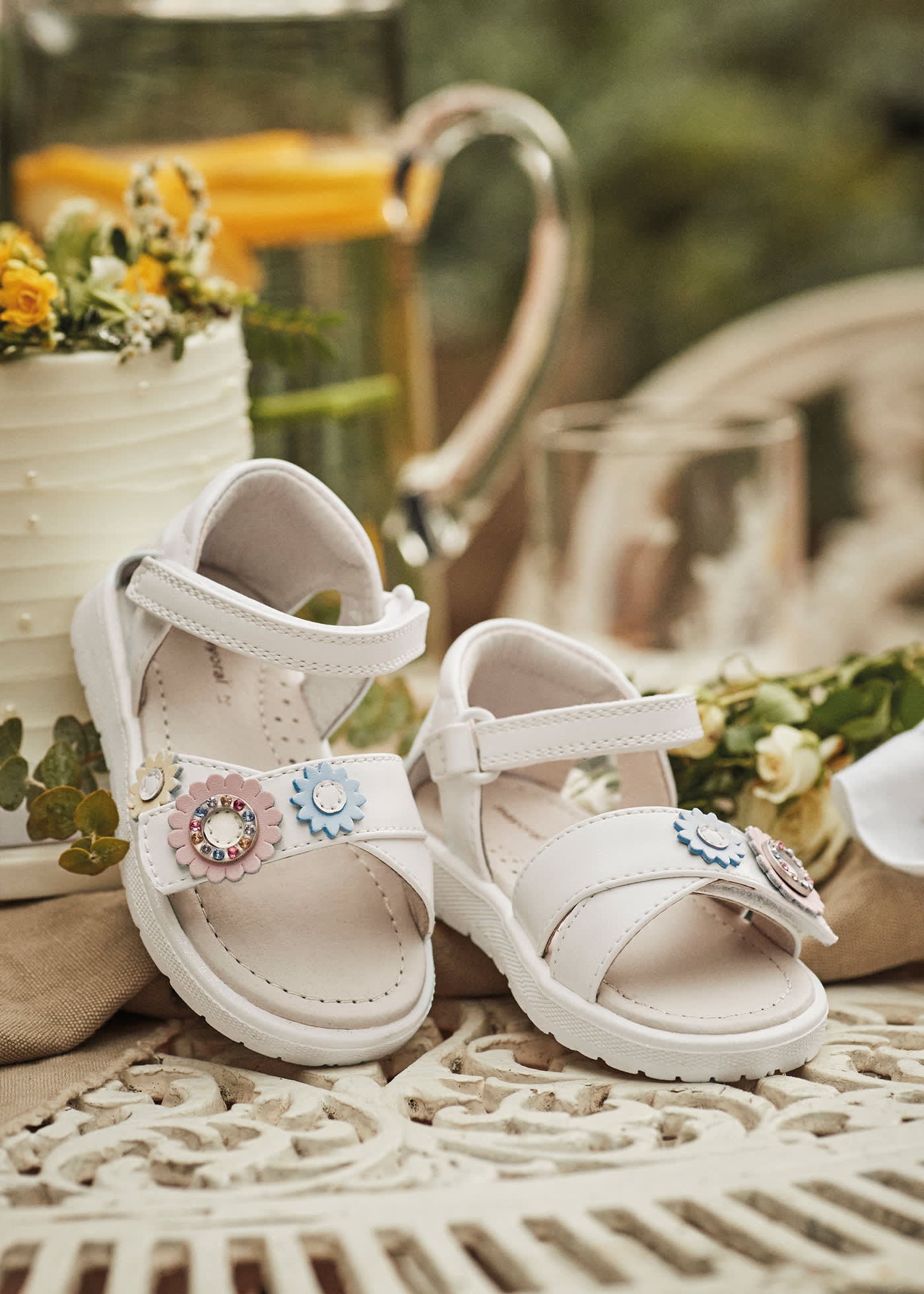 Sandales à fleurs bébé