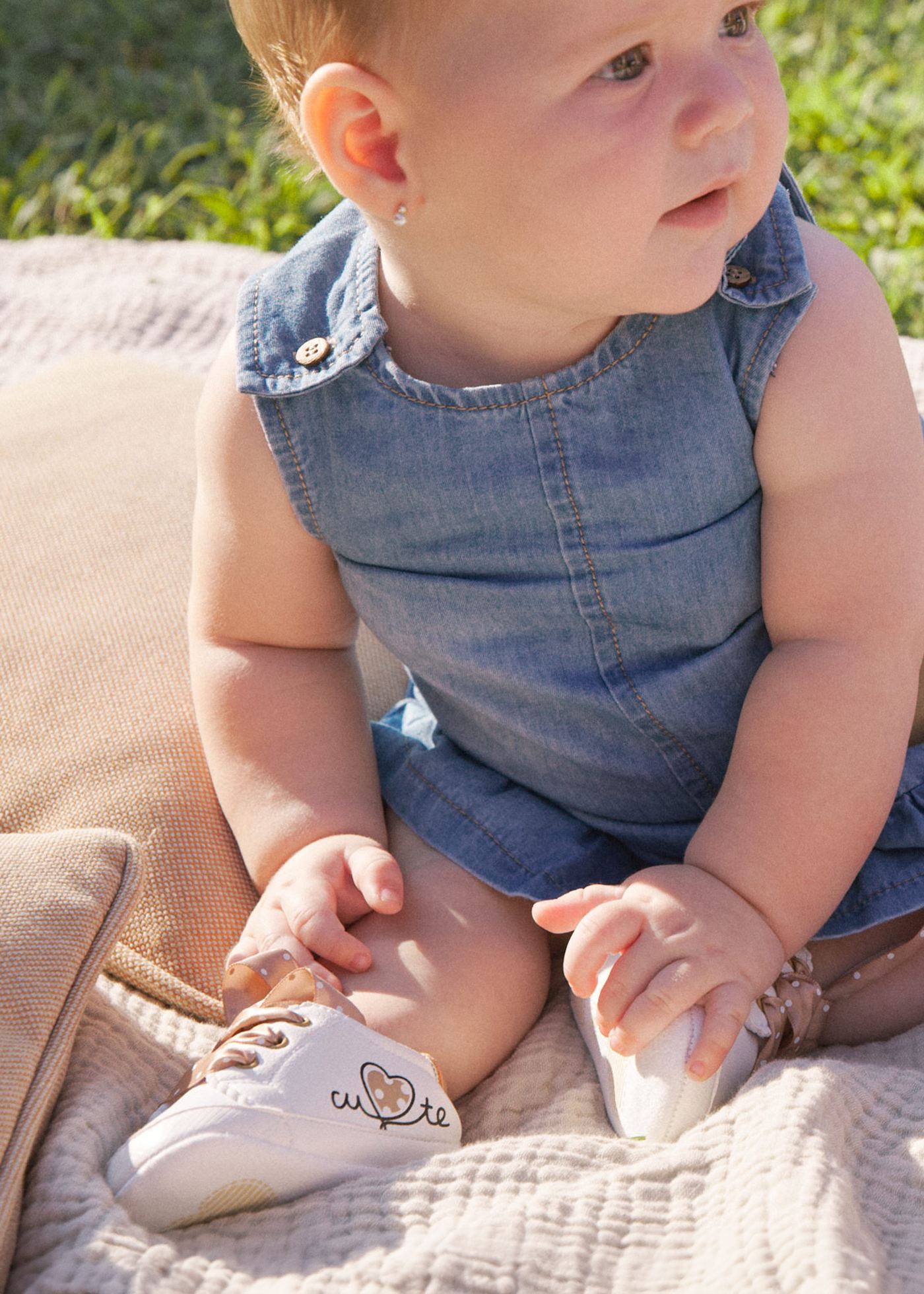 Scarpe sportive neonata