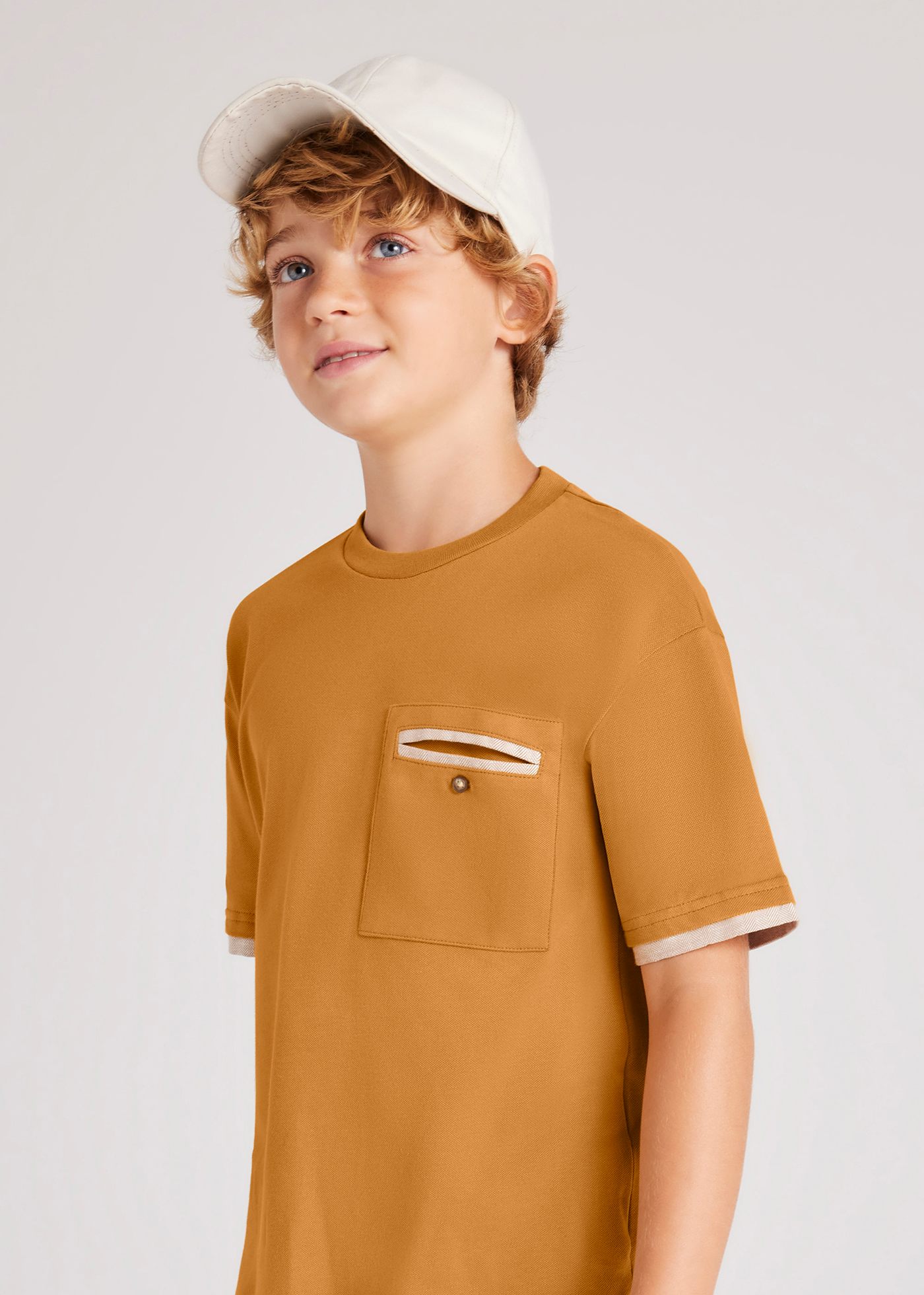 T-shirt contrastes rapaz