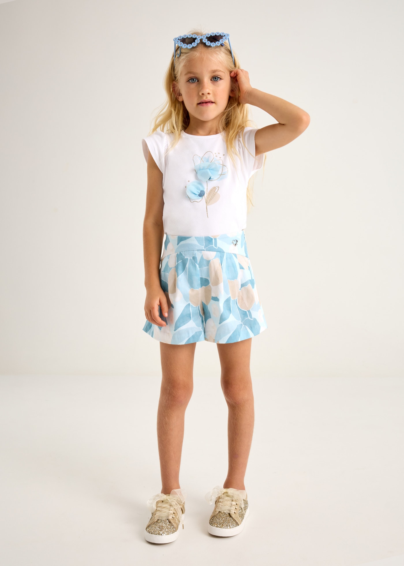 Tricou flori relief fetita
