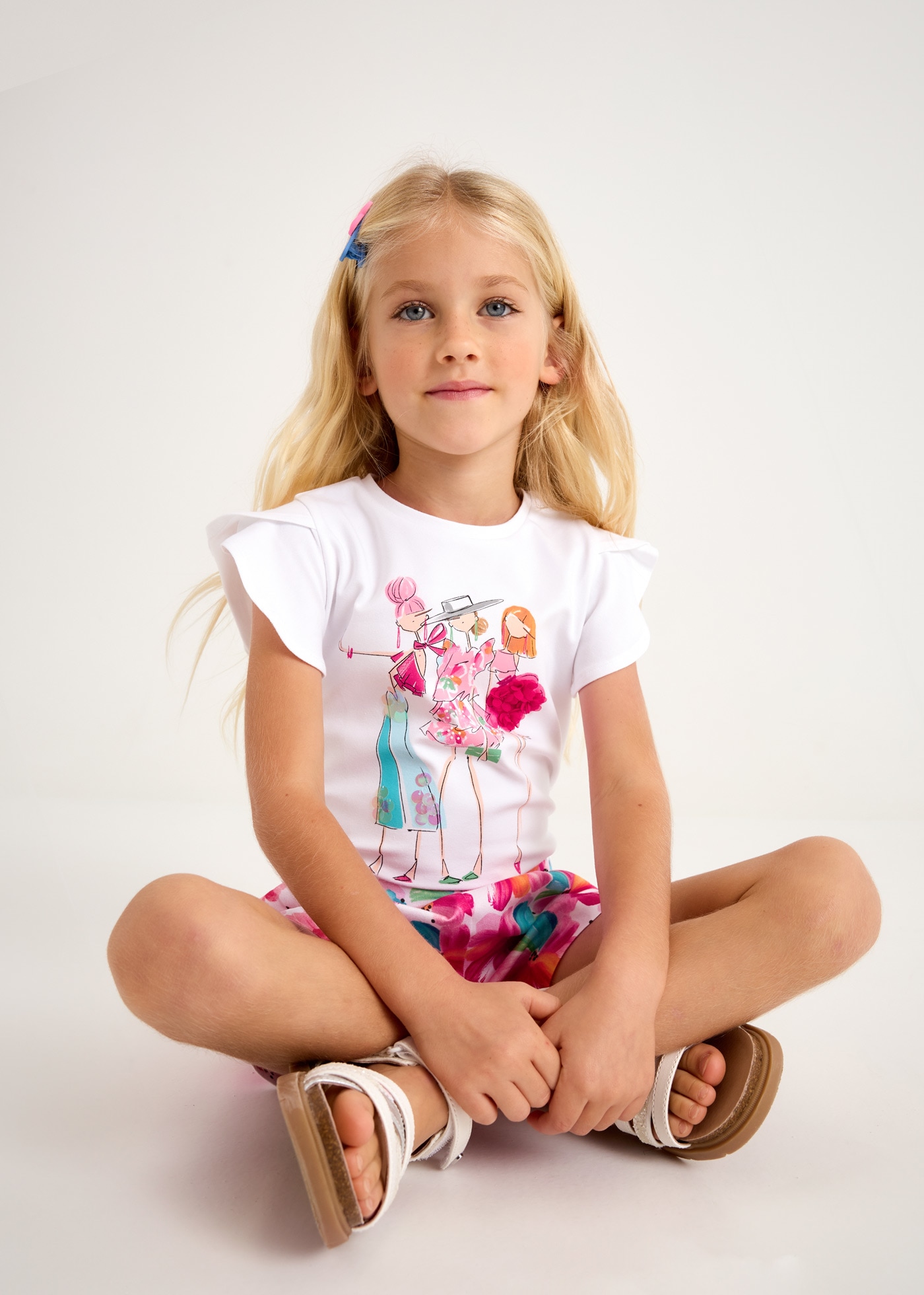 Tricou cu aplicatie fetita