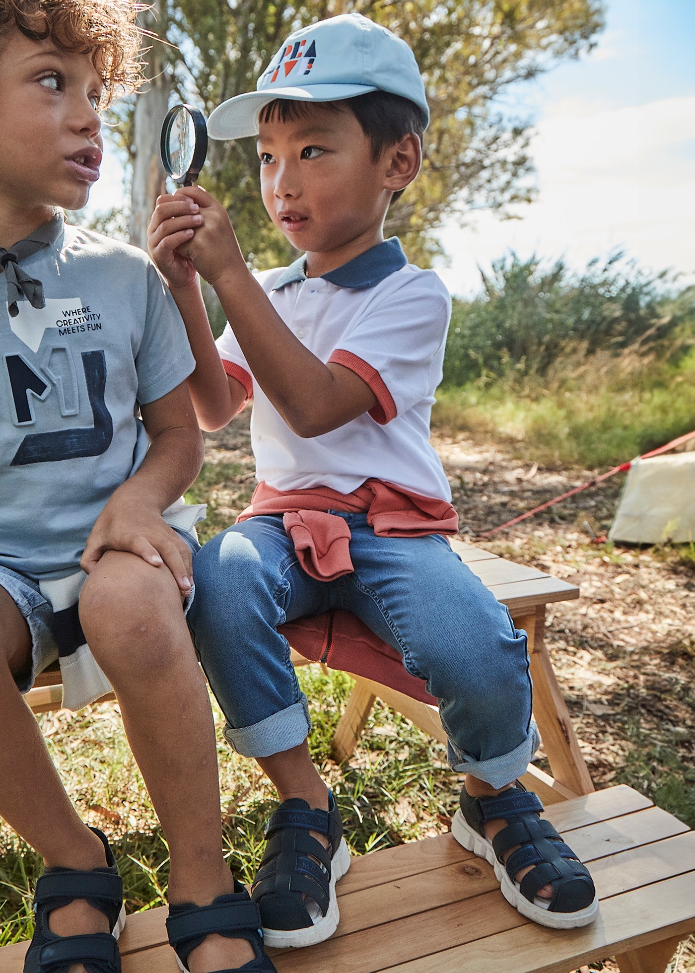 Pantalón de mezclilla recto básico niño