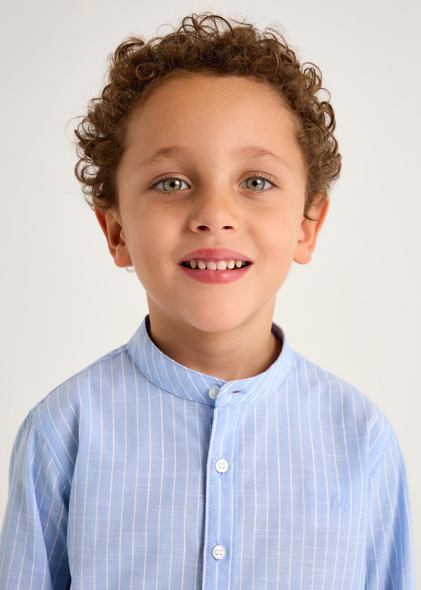 Completo con bermuda e maglietta colletto coreana bambino