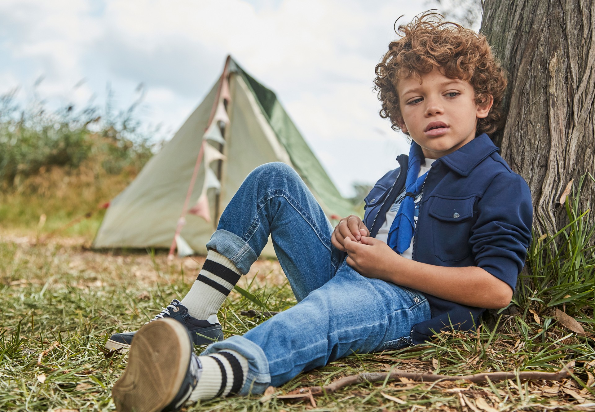 Pantalón vaquero ajustado básico niño