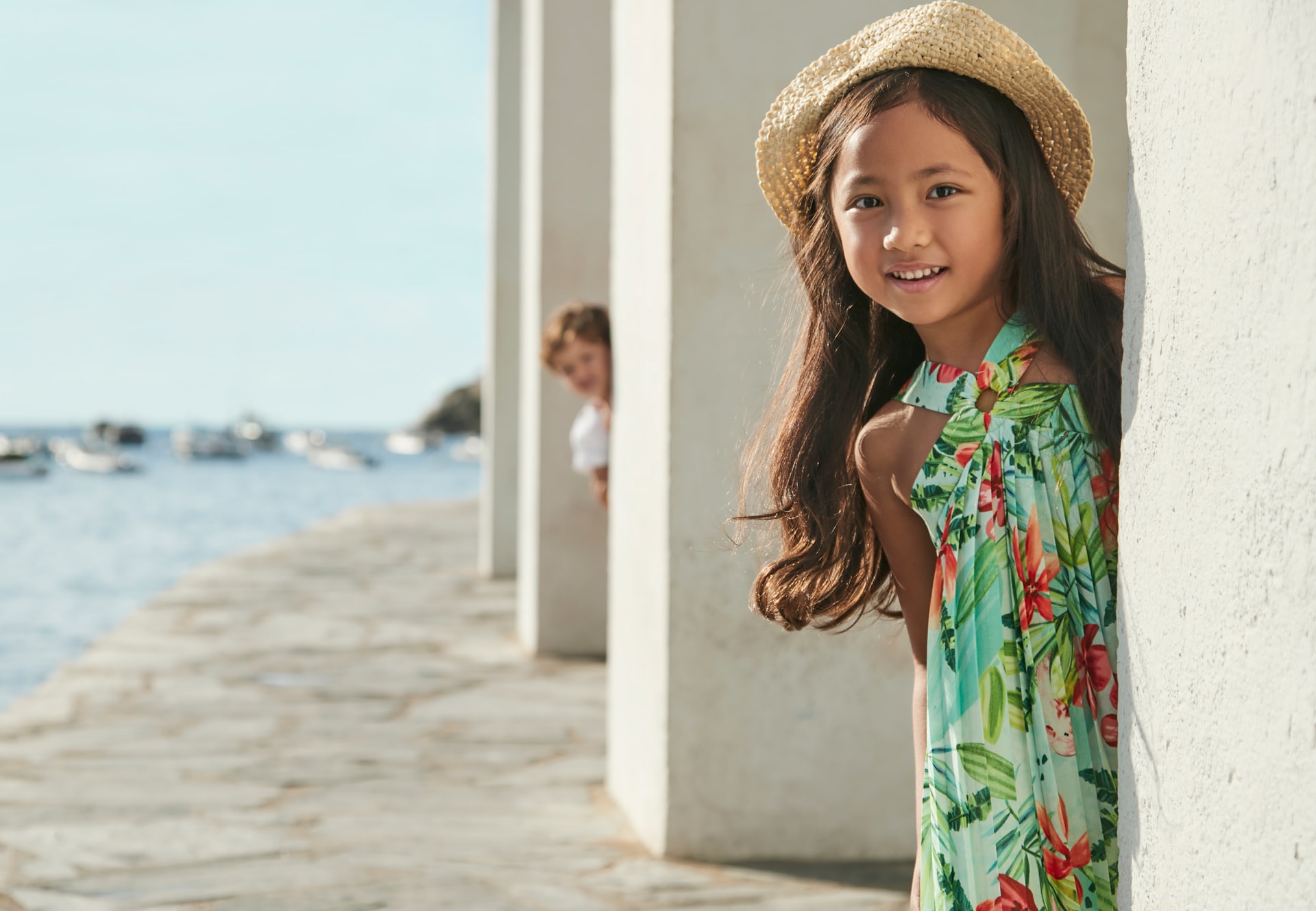 Girl pleated tropical dress