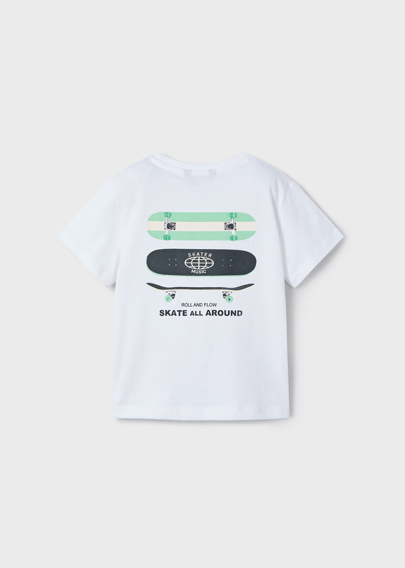 T-shirt estampada atrás skate menino
