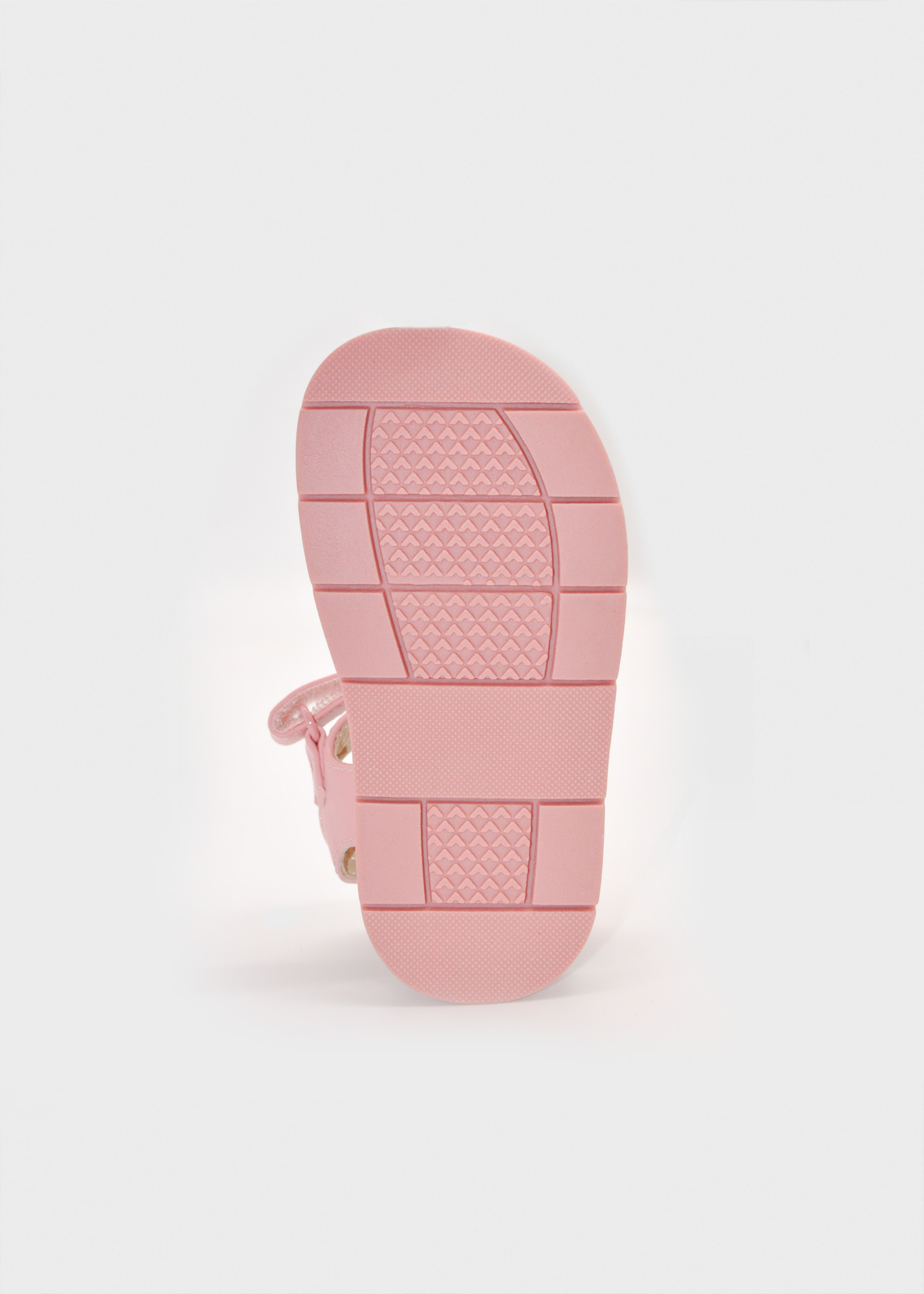 Baby sandals with serrated sole