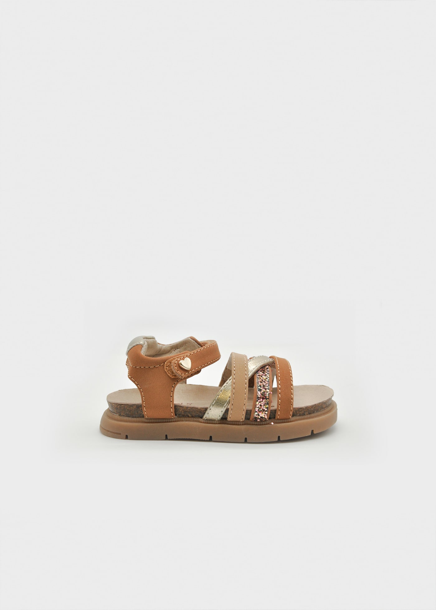 Baby sandals with serrated sole