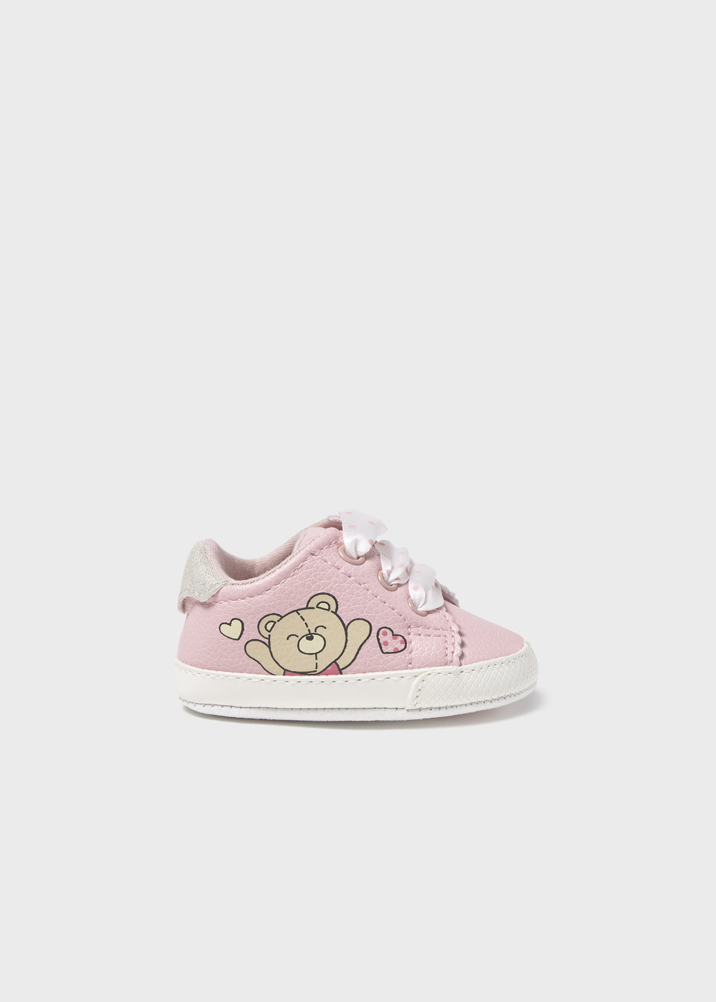 Tenis recién nacida