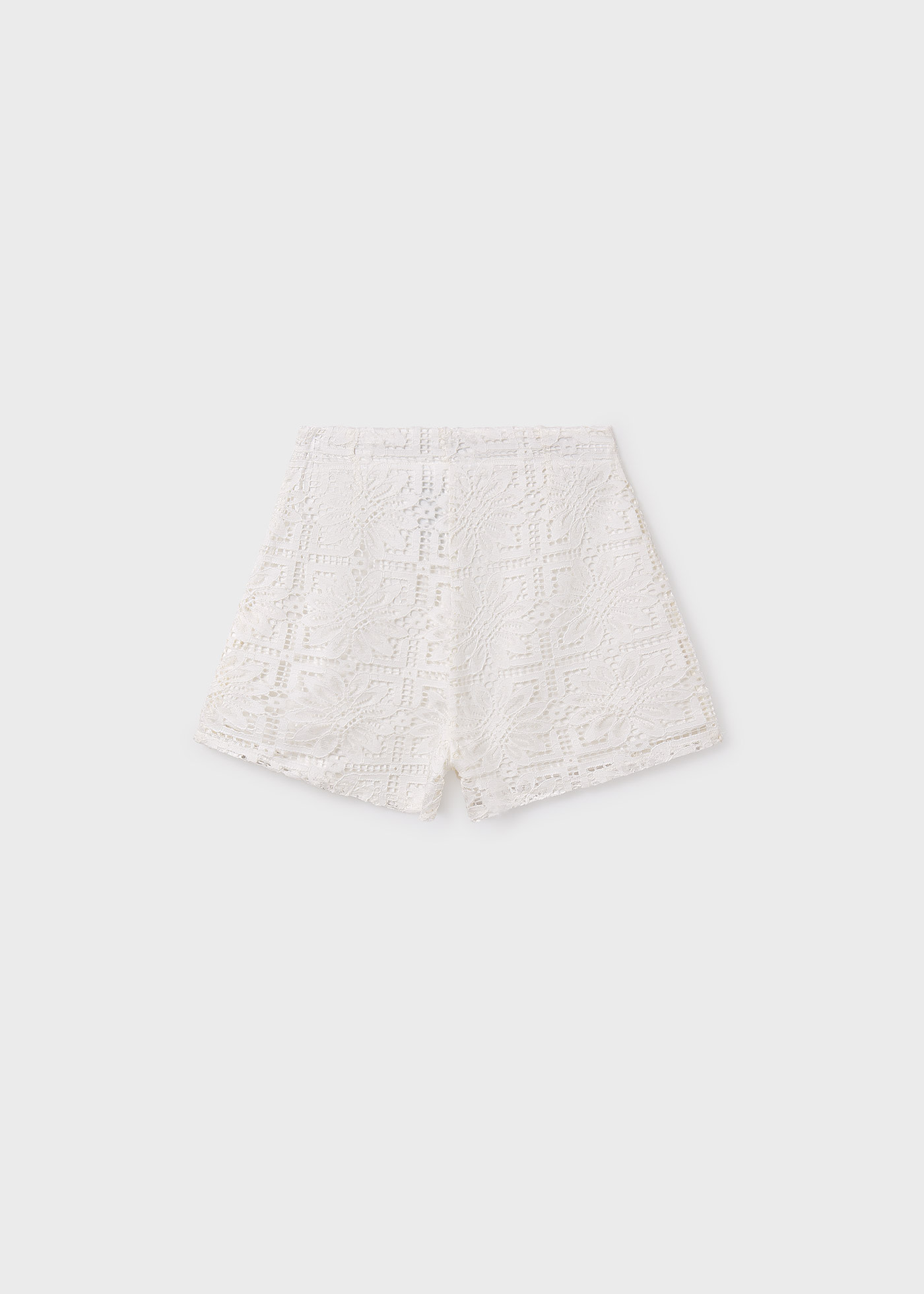 Pantalón corto encaje chica
