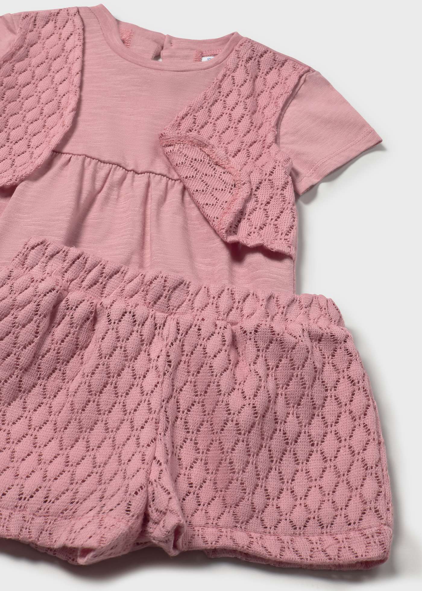 Conjunto calções e t-shirt colete simulado guipure bebé