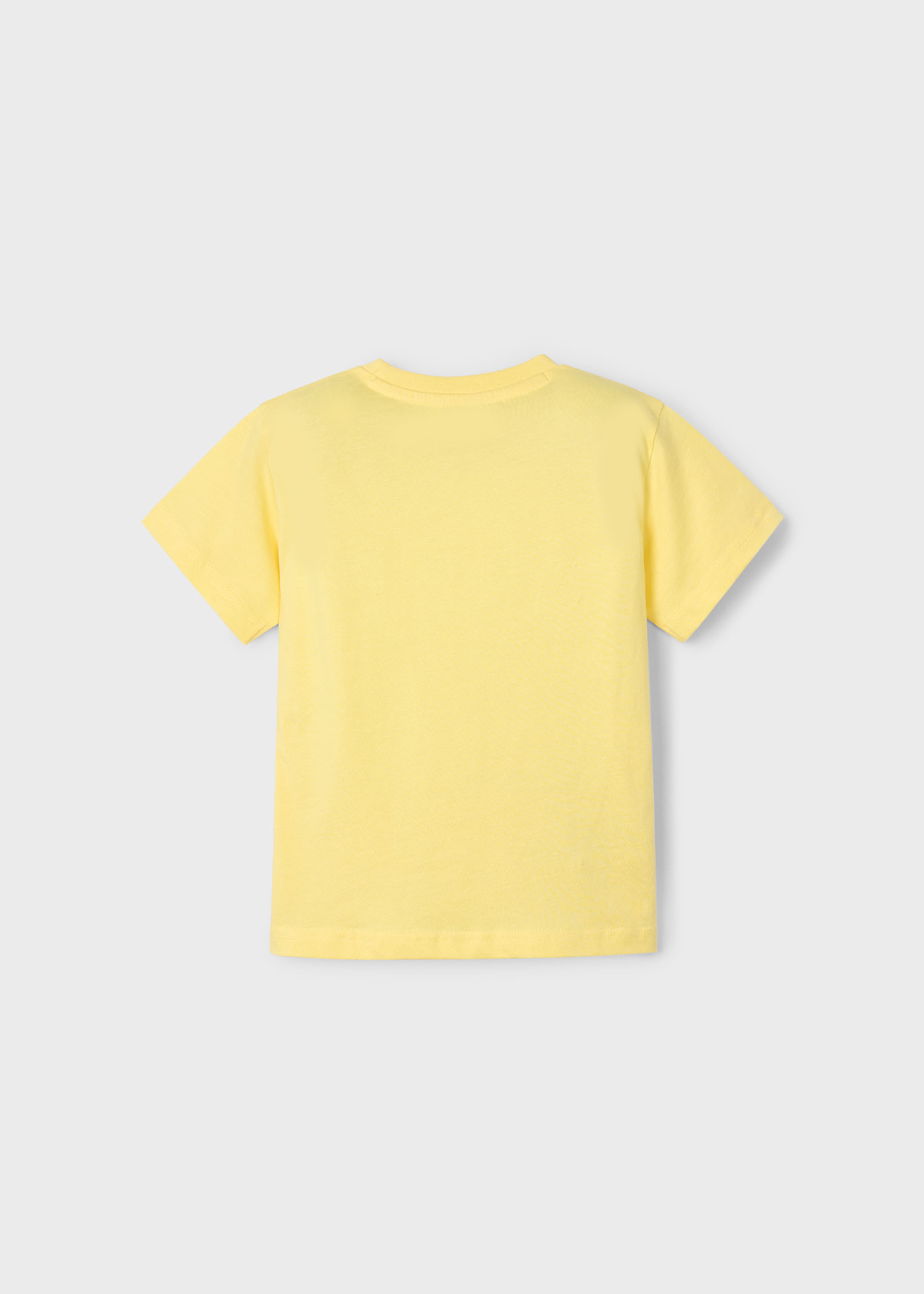 T-shirt letra relevo menino