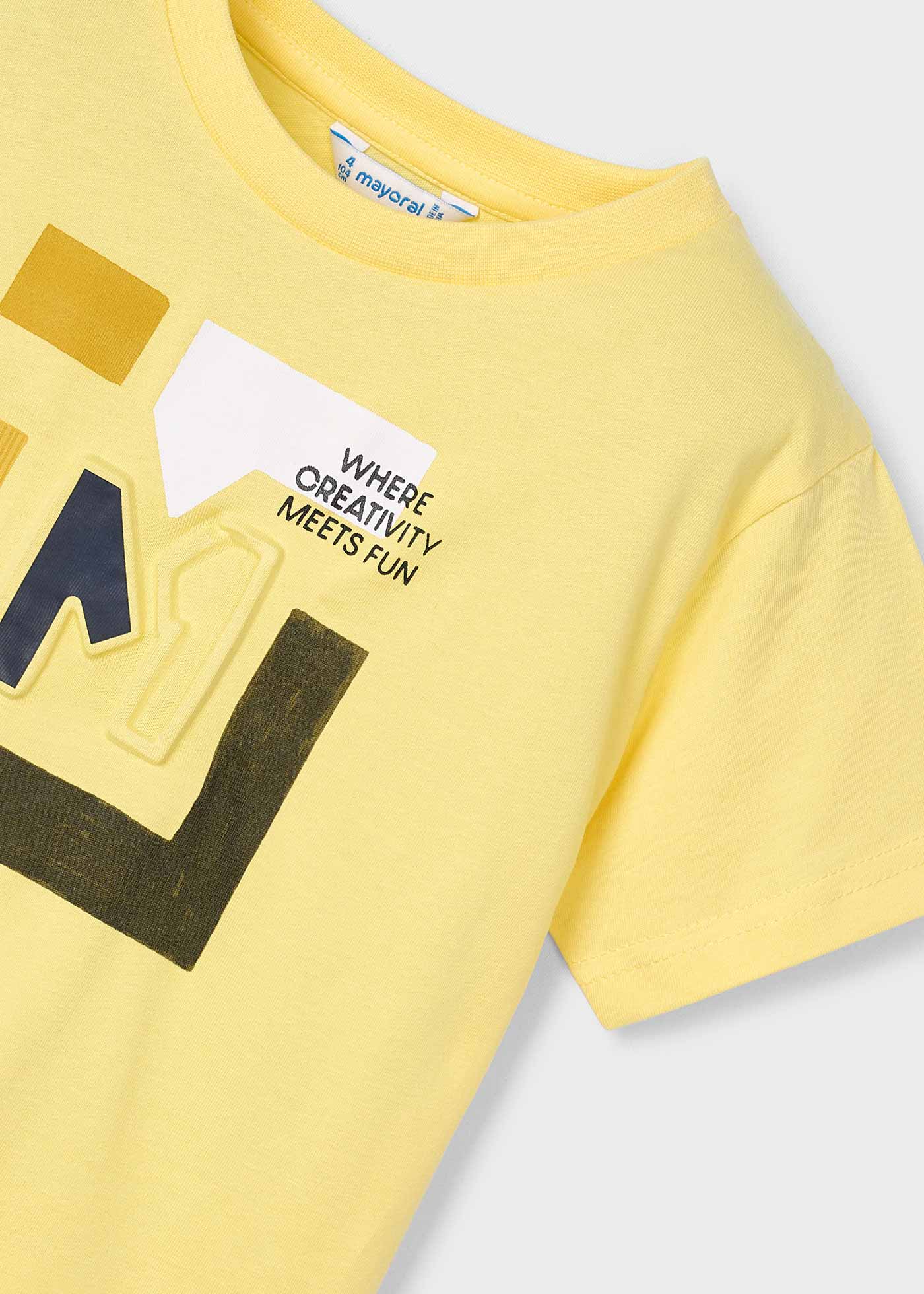 T-shirt letra relevo menino