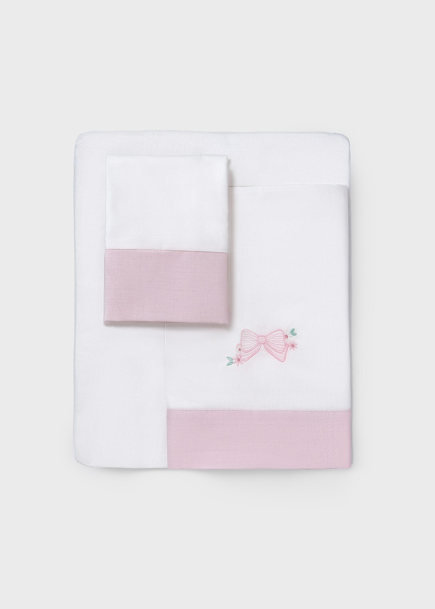 Baby set of cot sheets