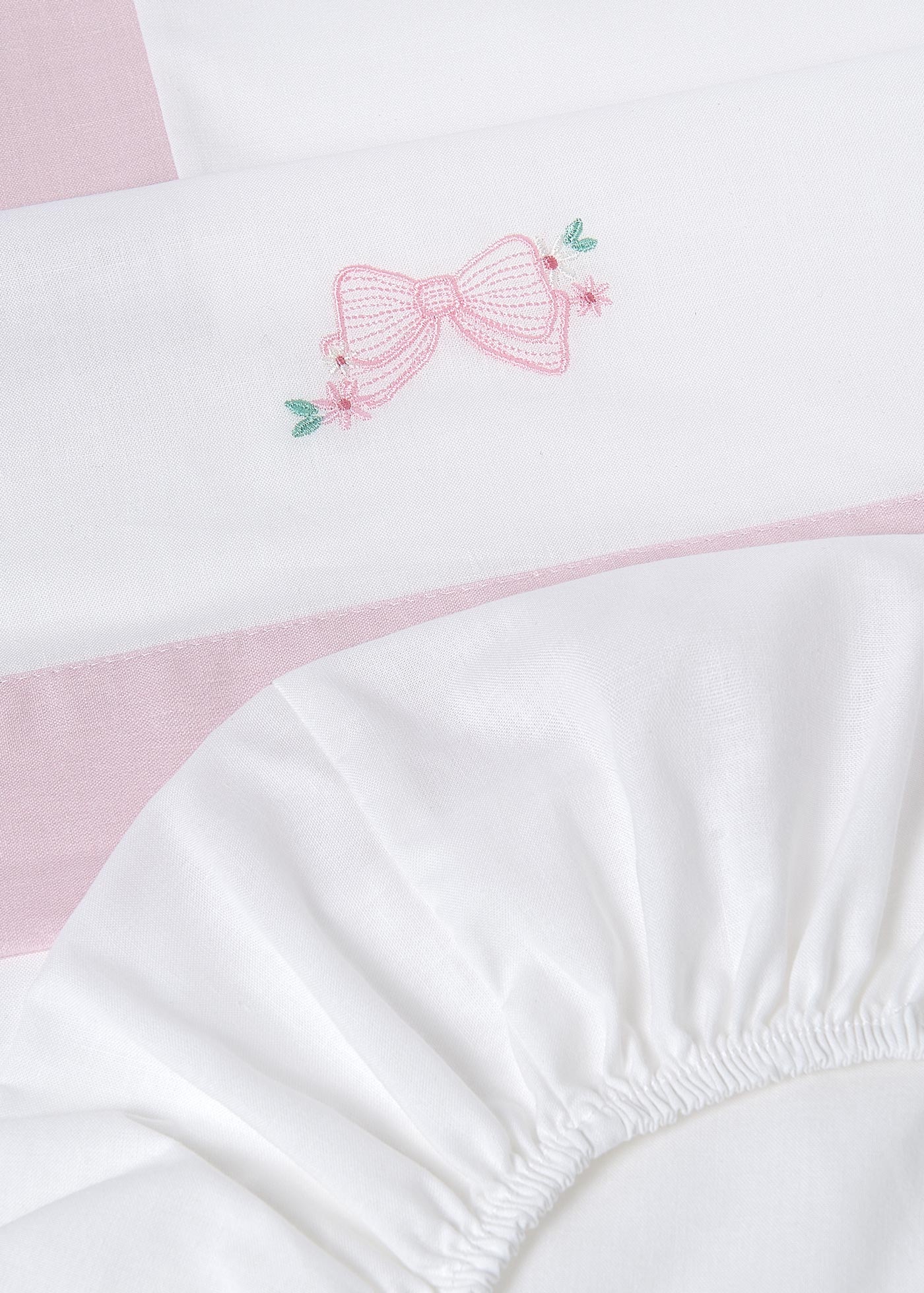 Baby set of cot sheets