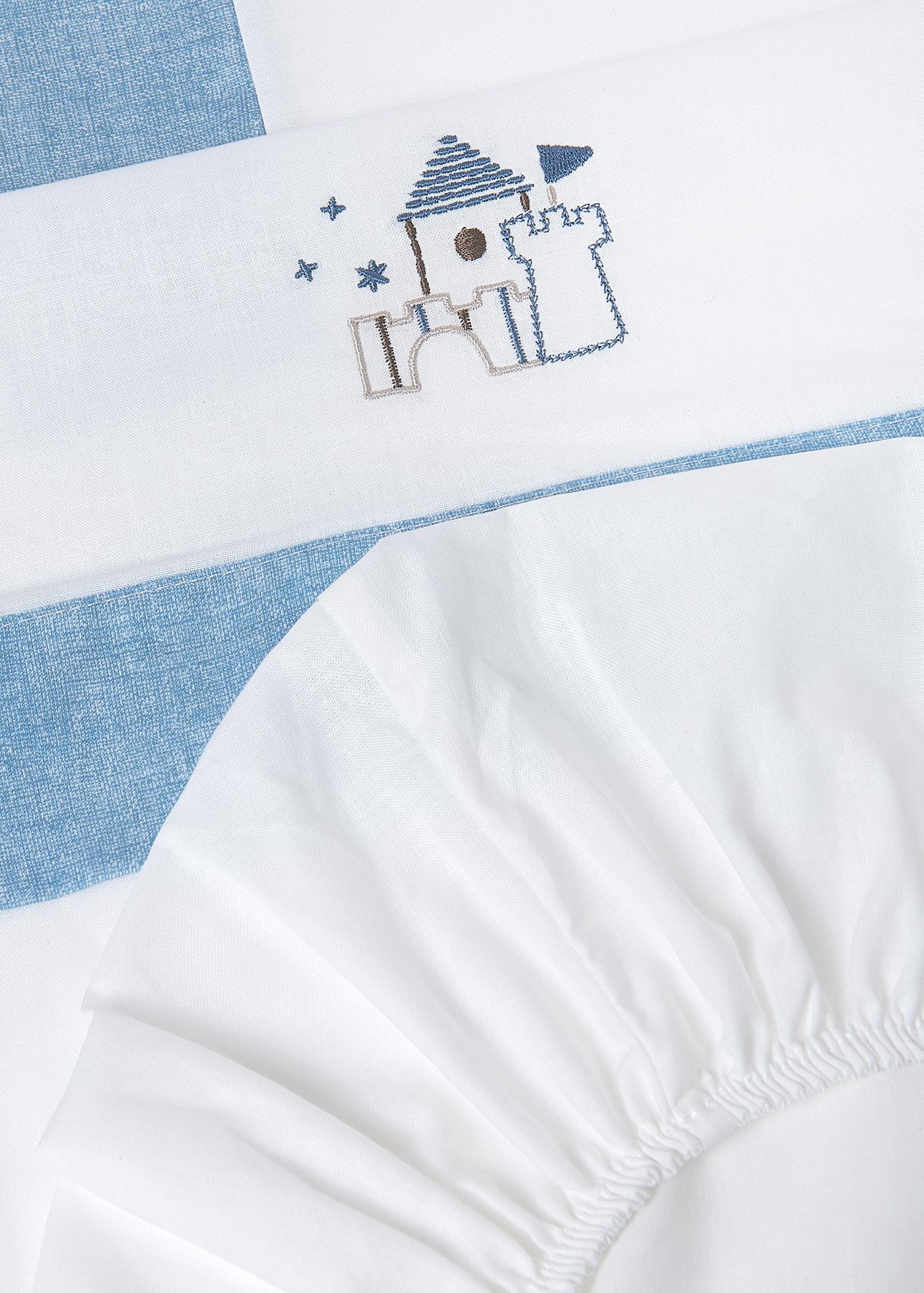 Baby set of cot sheets