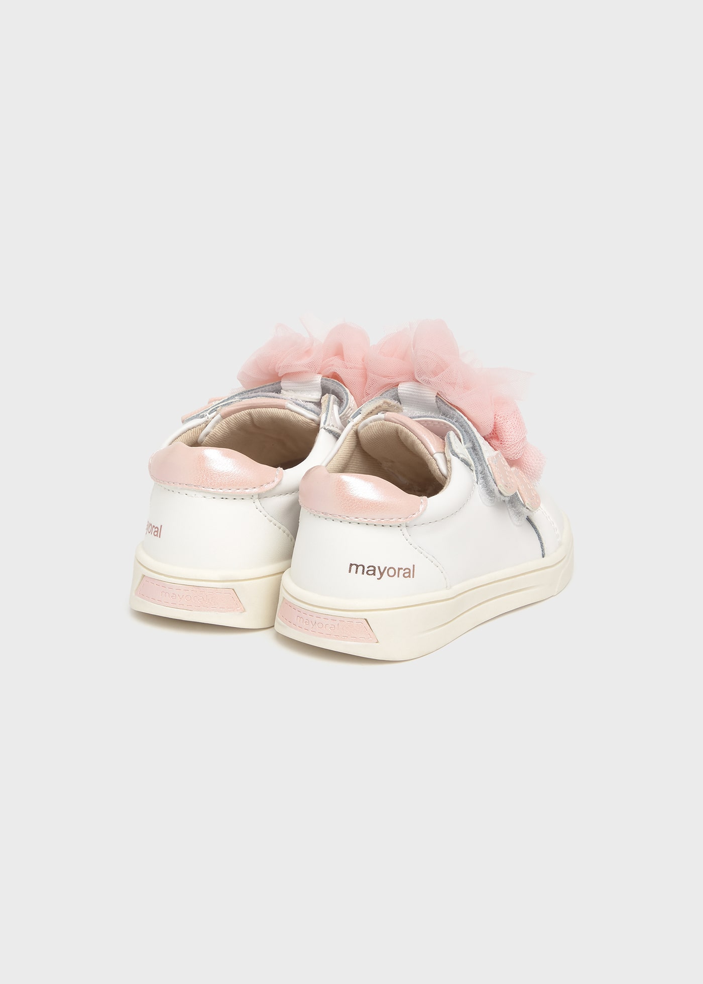 Buty sportowe ze skóry z kokardkami dla niemowlęcia