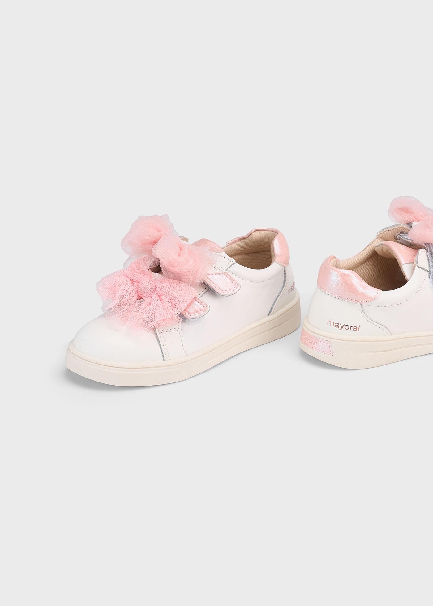 Girl leather bow trainers