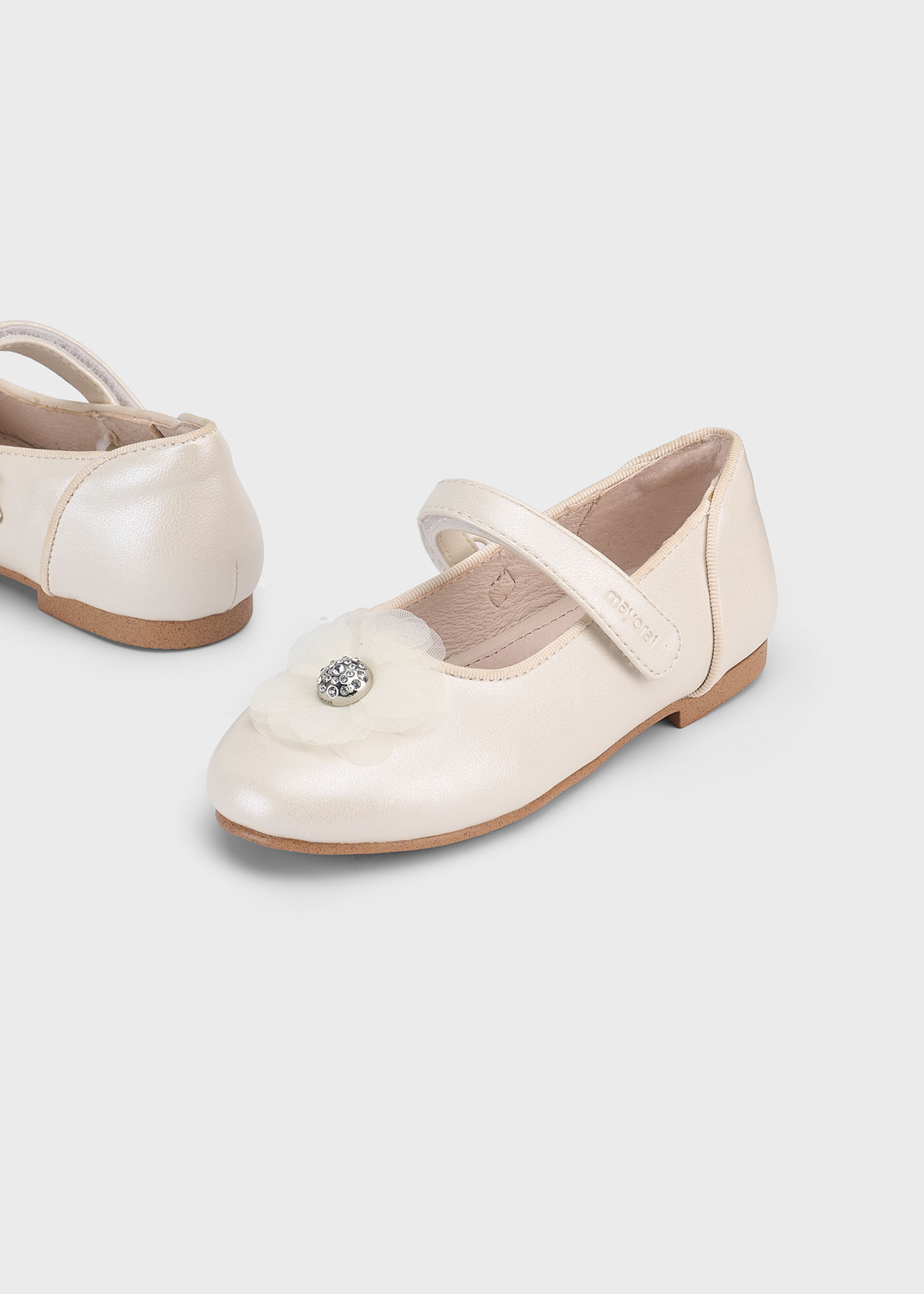 Balerini eleganti fetita