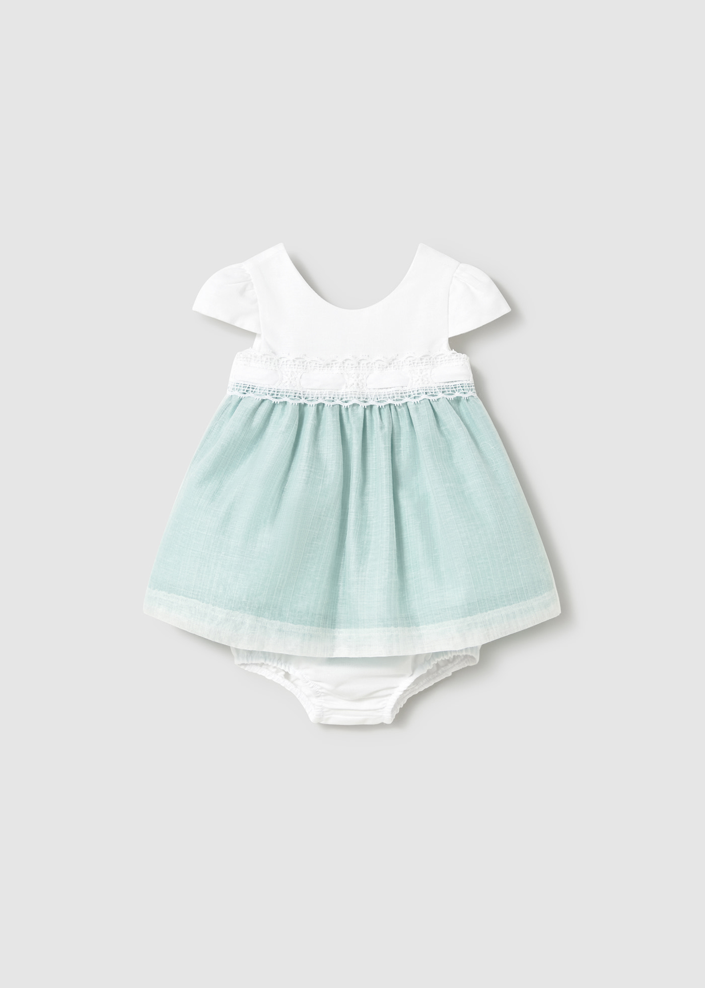 Vestido com tapa fralda combinado cerimónia recém nascida